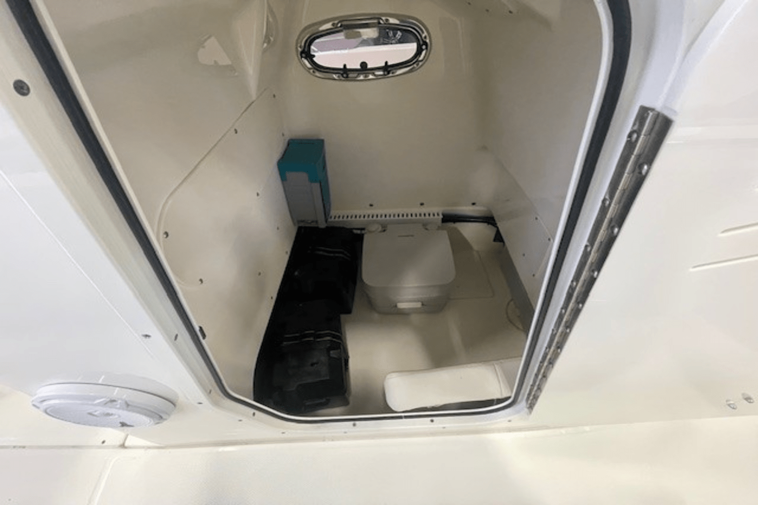 2019 Boston Whaler 240 DAUNTLESS PRO Image Thumbnail #10