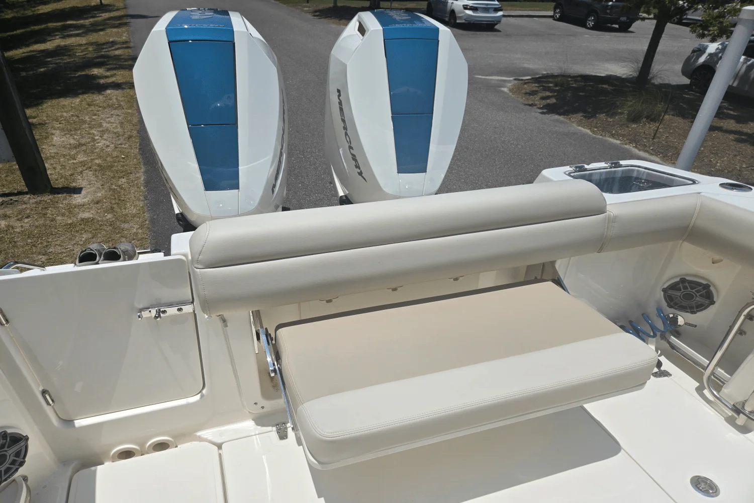 2024 Boston Whaler 280 OUTRAGE Image Thumbnail #10