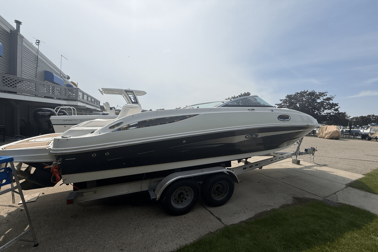 2014 Sea Ray Sundeck 260 for Sale in Harrison Township, MI