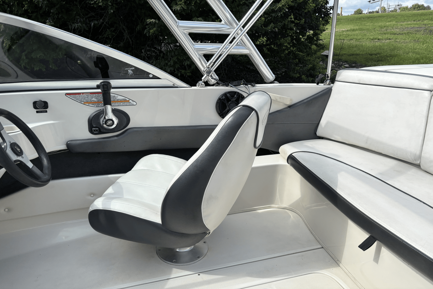 2010 Sea Ray 175 BR Image Thumbnail #8