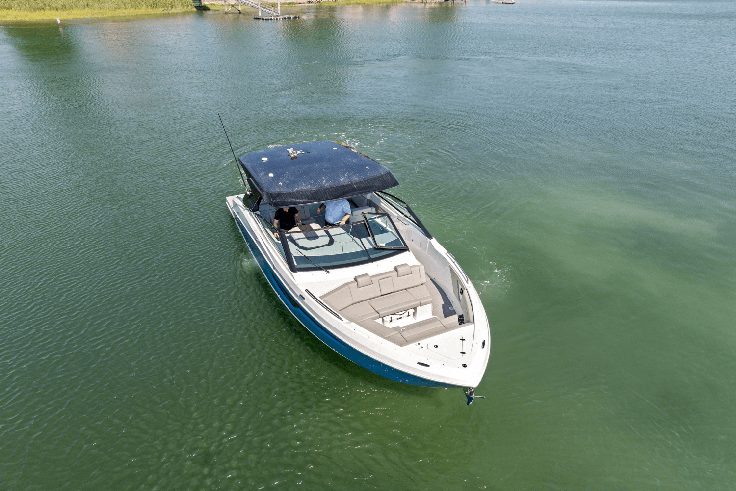 2026 Cruisers Yachts 34 GLS Outboard Image Thumbnail #3