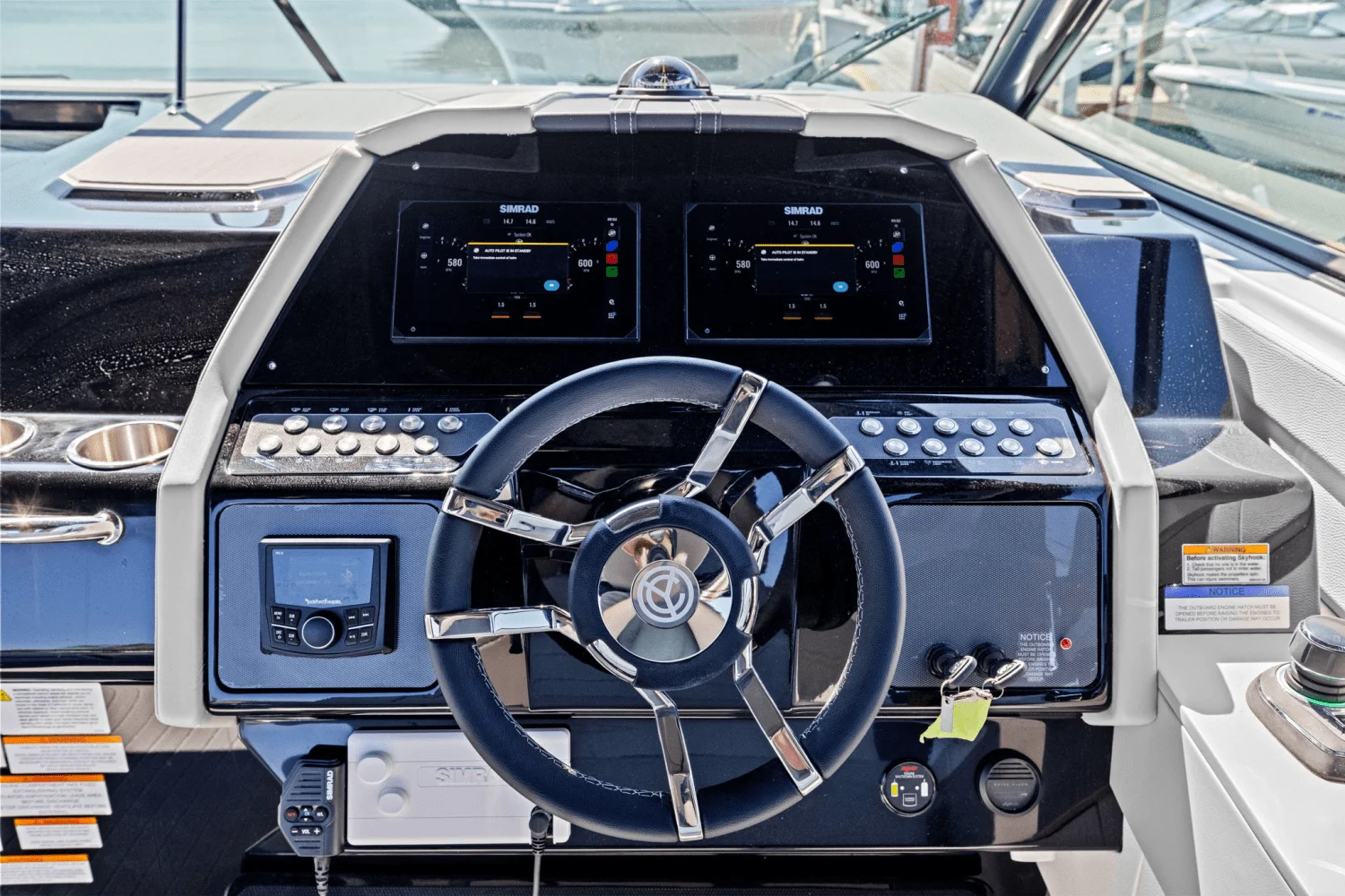 2026 Cruisers Yachts 34 GLS Outboard Image Thumbnail #25