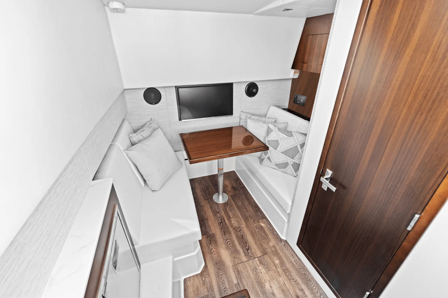 2026 Cruisers Yachts 34 GLS Outboard Image Thumbnail #34