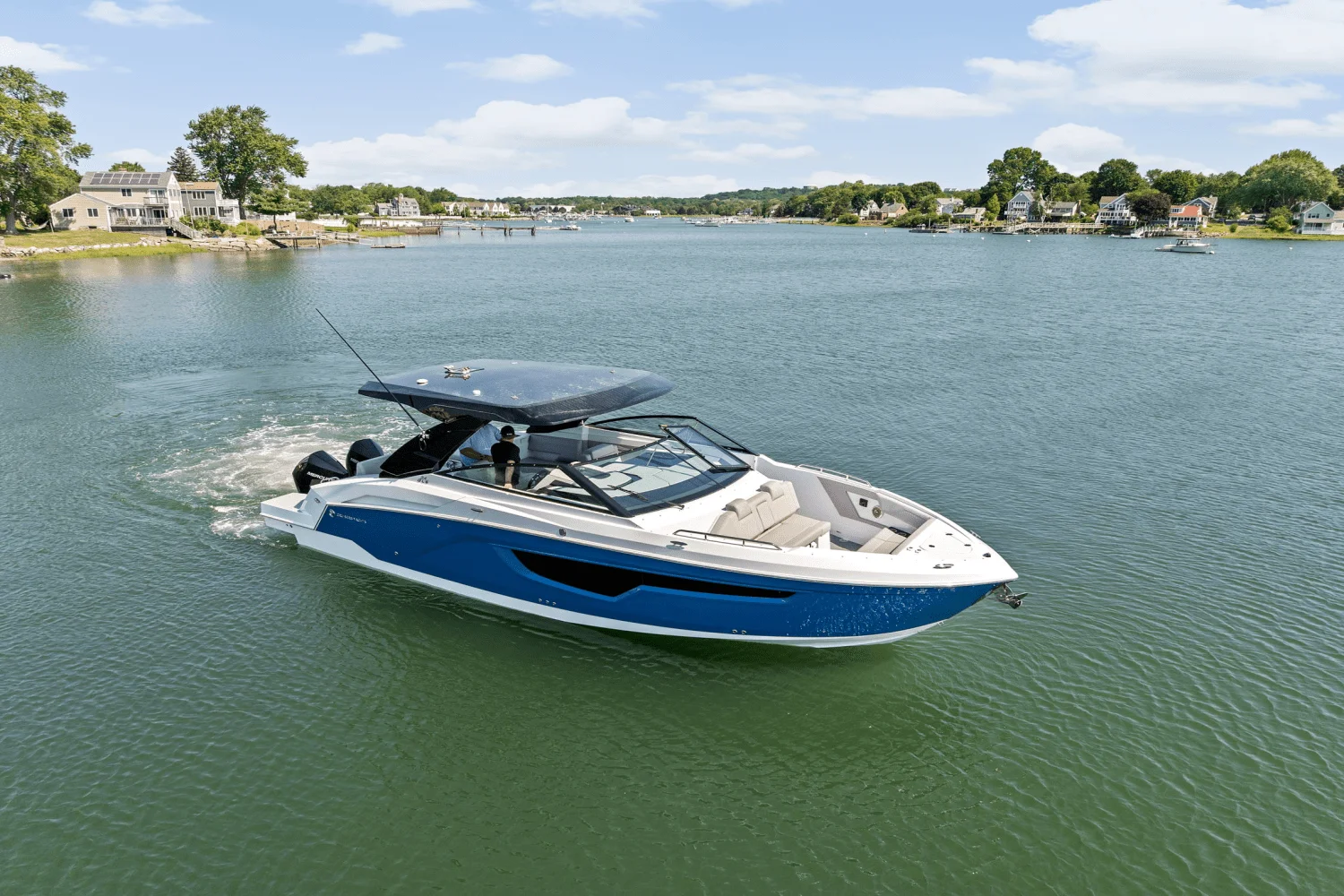 2026 Cruisers Yachts 34 GLS Outboard Image Thumbnail #3