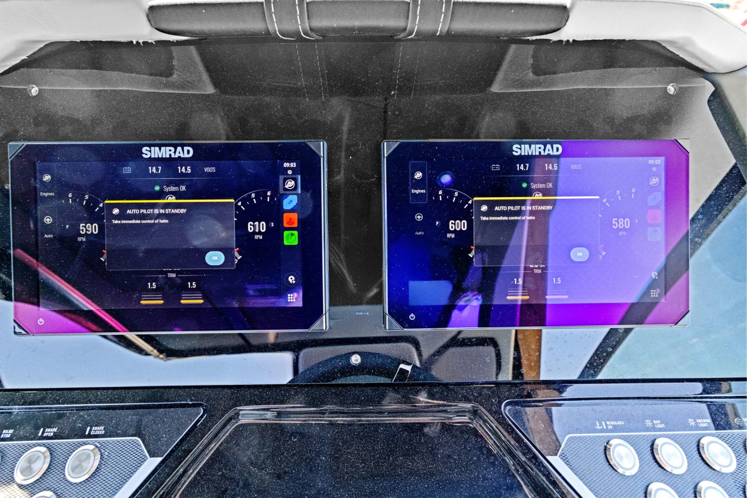 2026 Cruisers Yachts 34 GLS Outboard Image Thumbnail #26