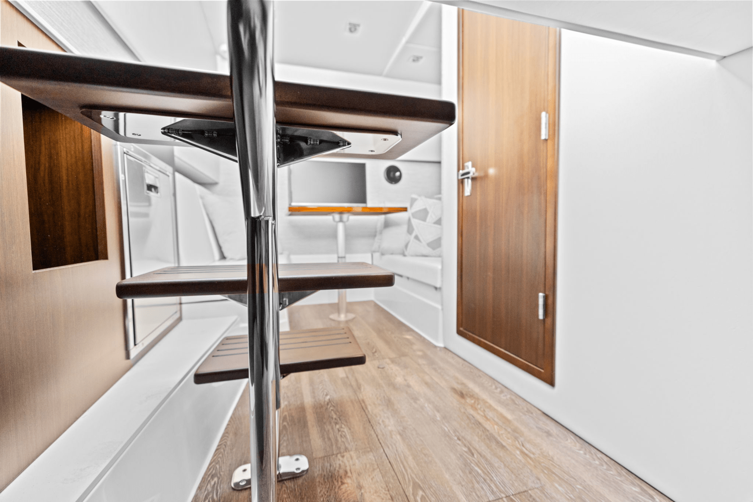 2026 Cruisers Yachts 34 GLS Outboard Image Thumbnail #51