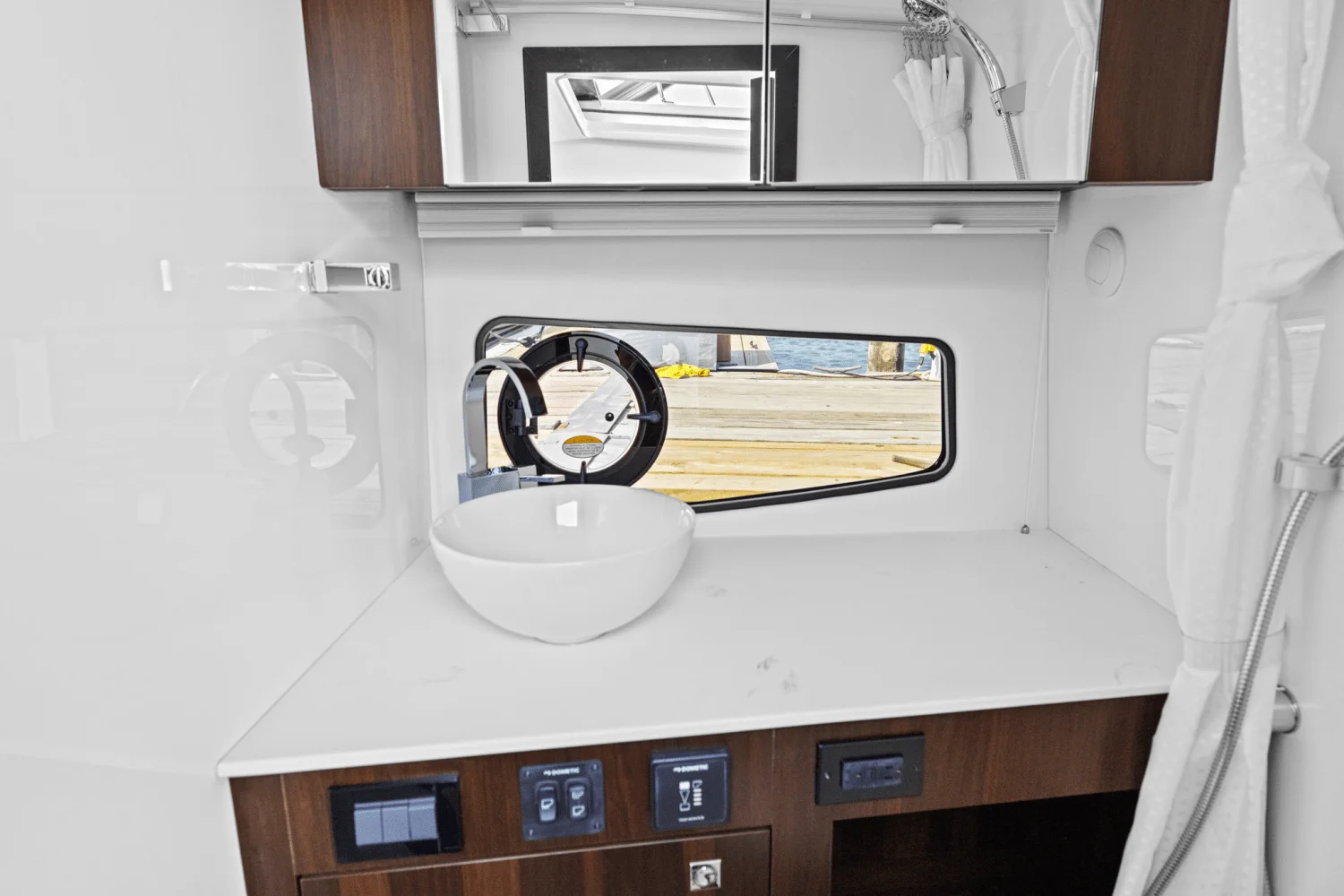 2026 Cruisers Yachts 34 GLS Outboard Image Thumbnail #46