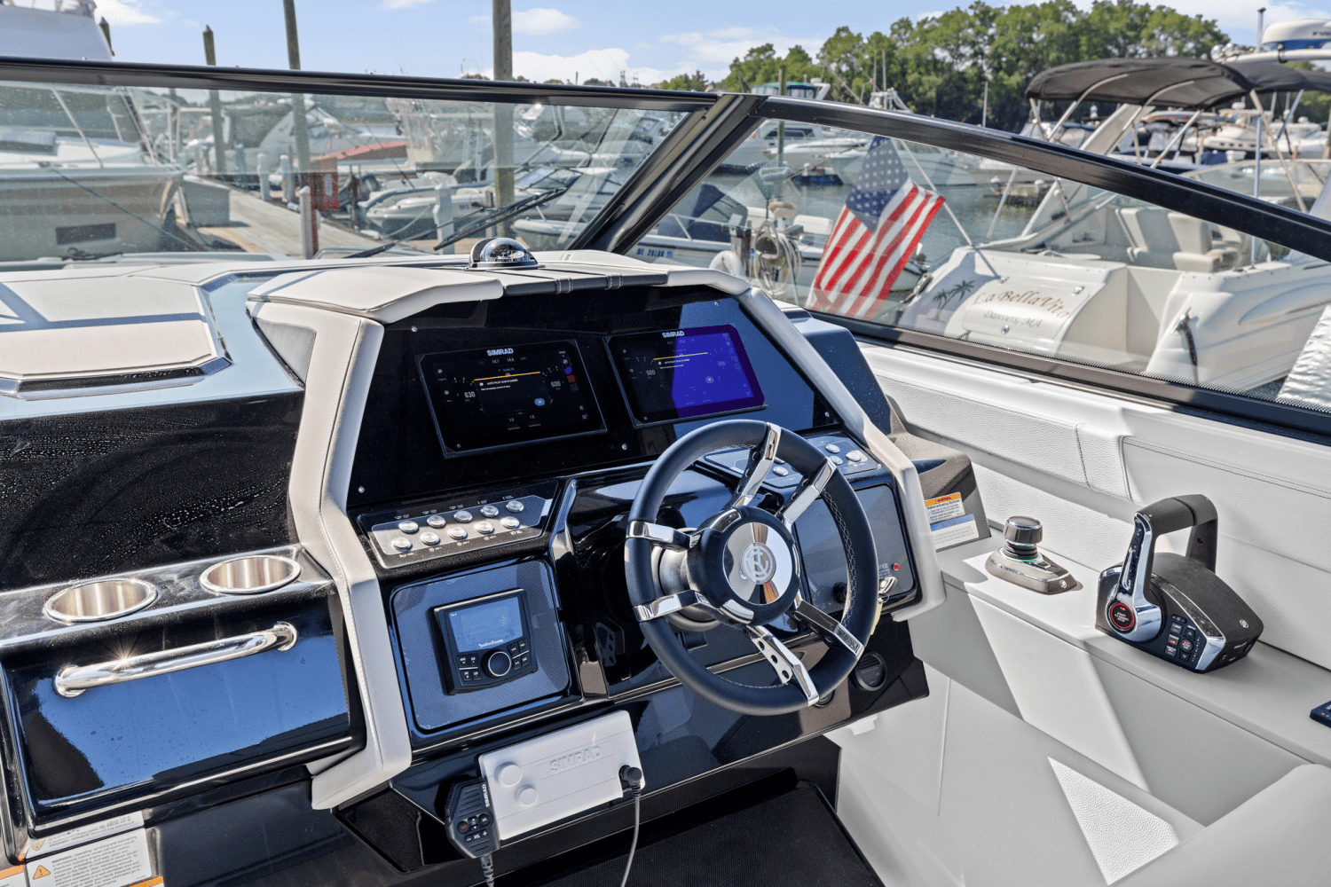 2026 Cruisers Yachts 34 GLS Outboard Image Thumbnail #23