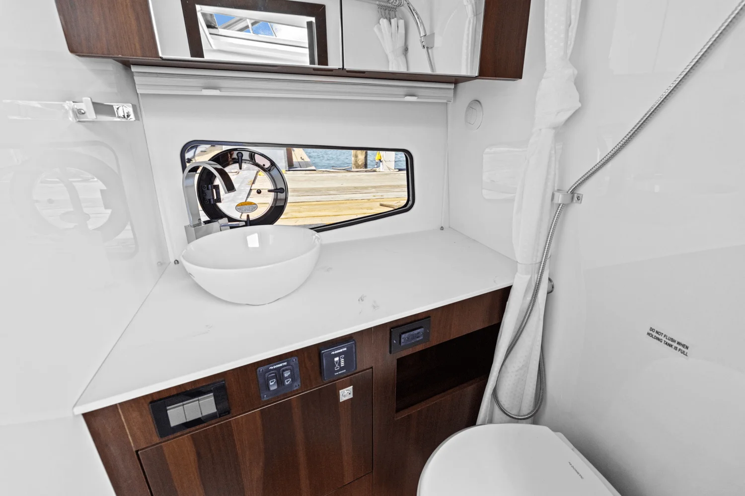 2026 Cruisers Yachts 34 GLS Outboard Image Thumbnail #45