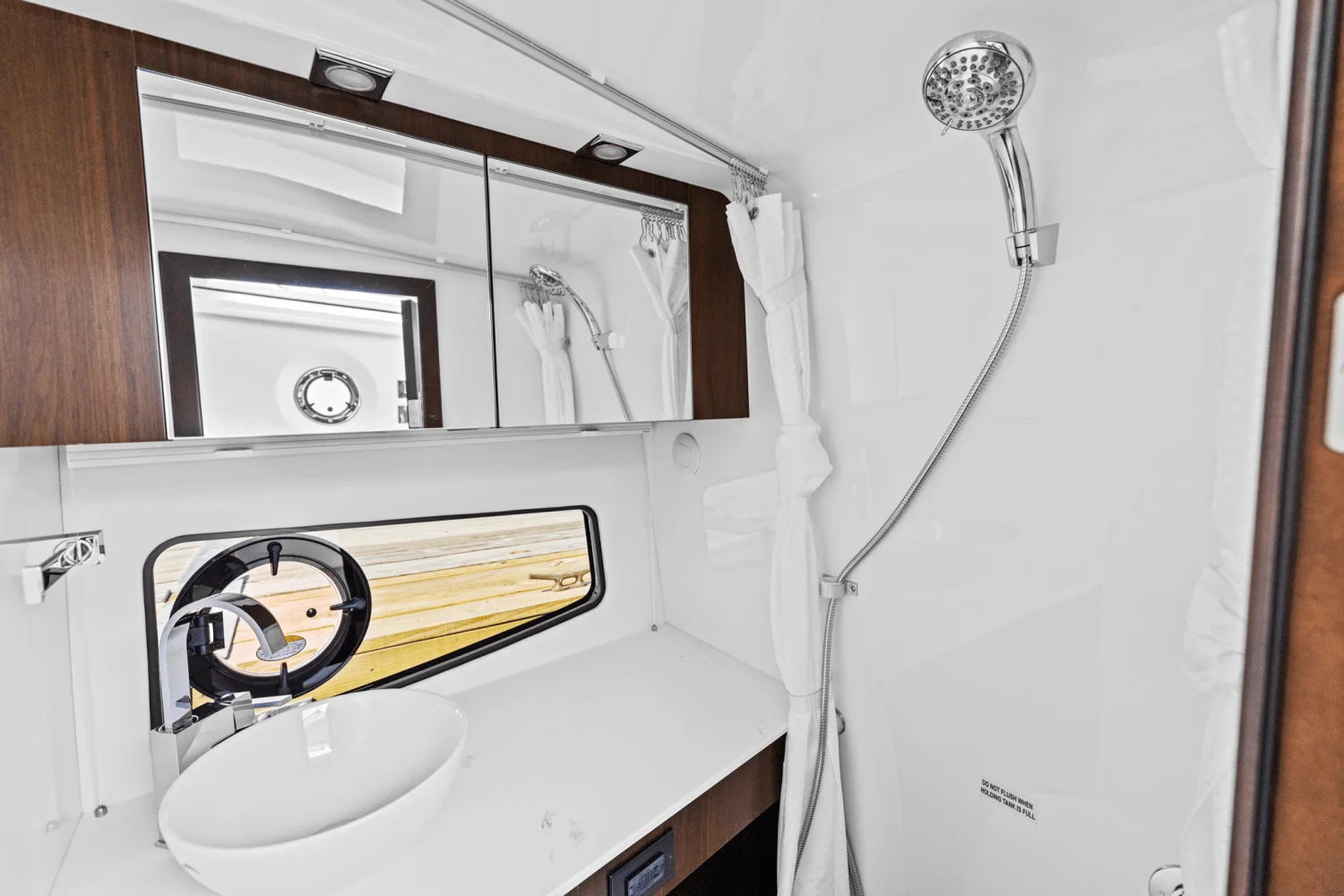 2026 Cruisers Yachts 34 GLS Outboard Image Thumbnail #47