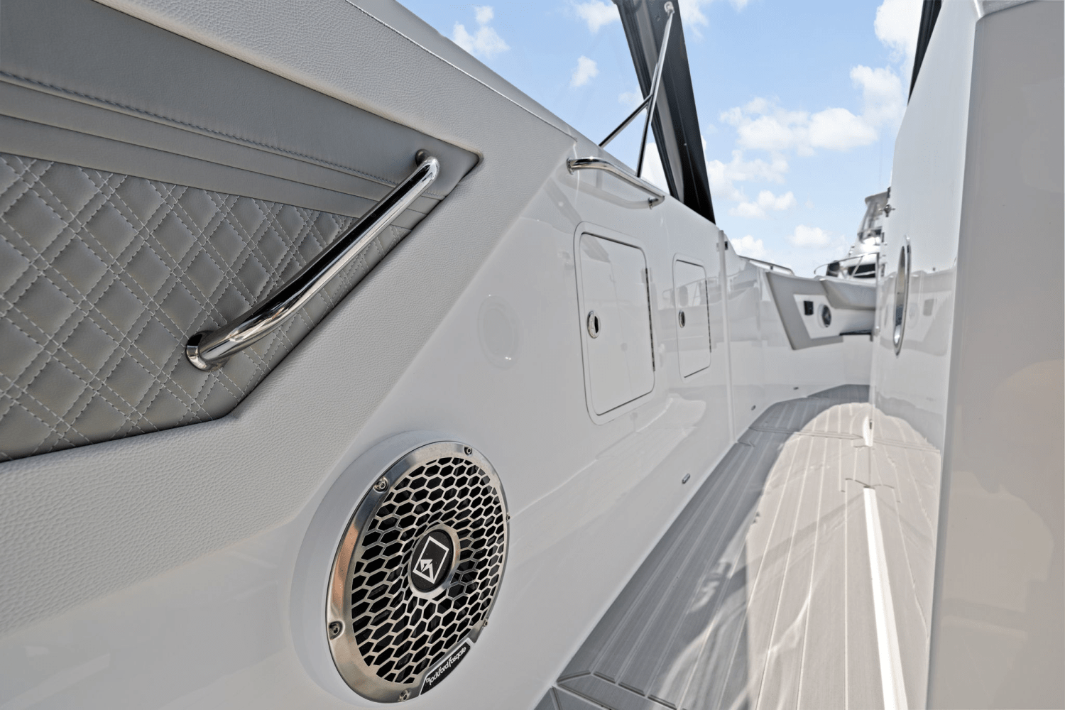 2026 Cruisers Yachts 34 GLS Outboard Image Thumbnail #55