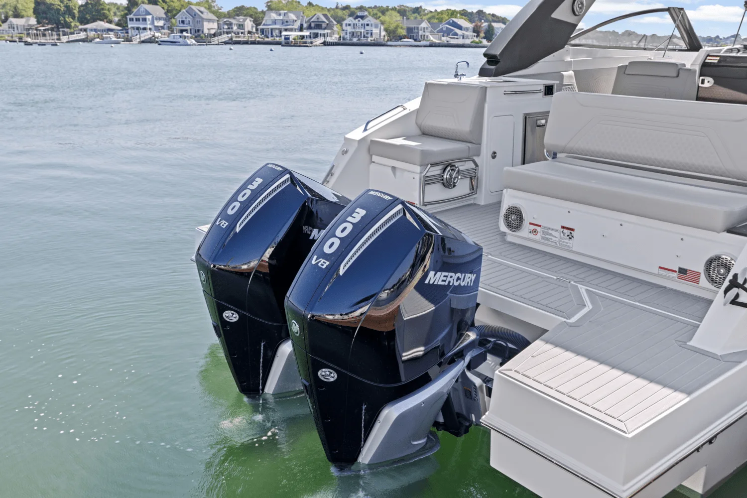 2026 Cruisers Yachts 34 GLS Outboard Image Thumbnail #4