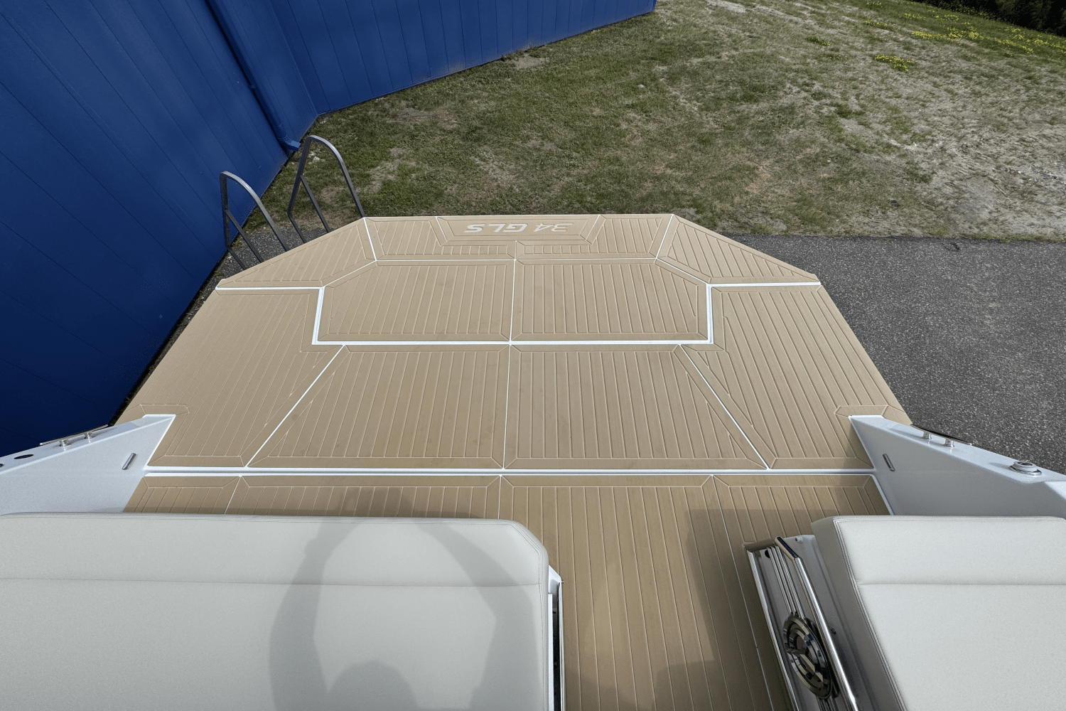 2026 Cruisers Yachts 34 GLS Image Thumbnail #6