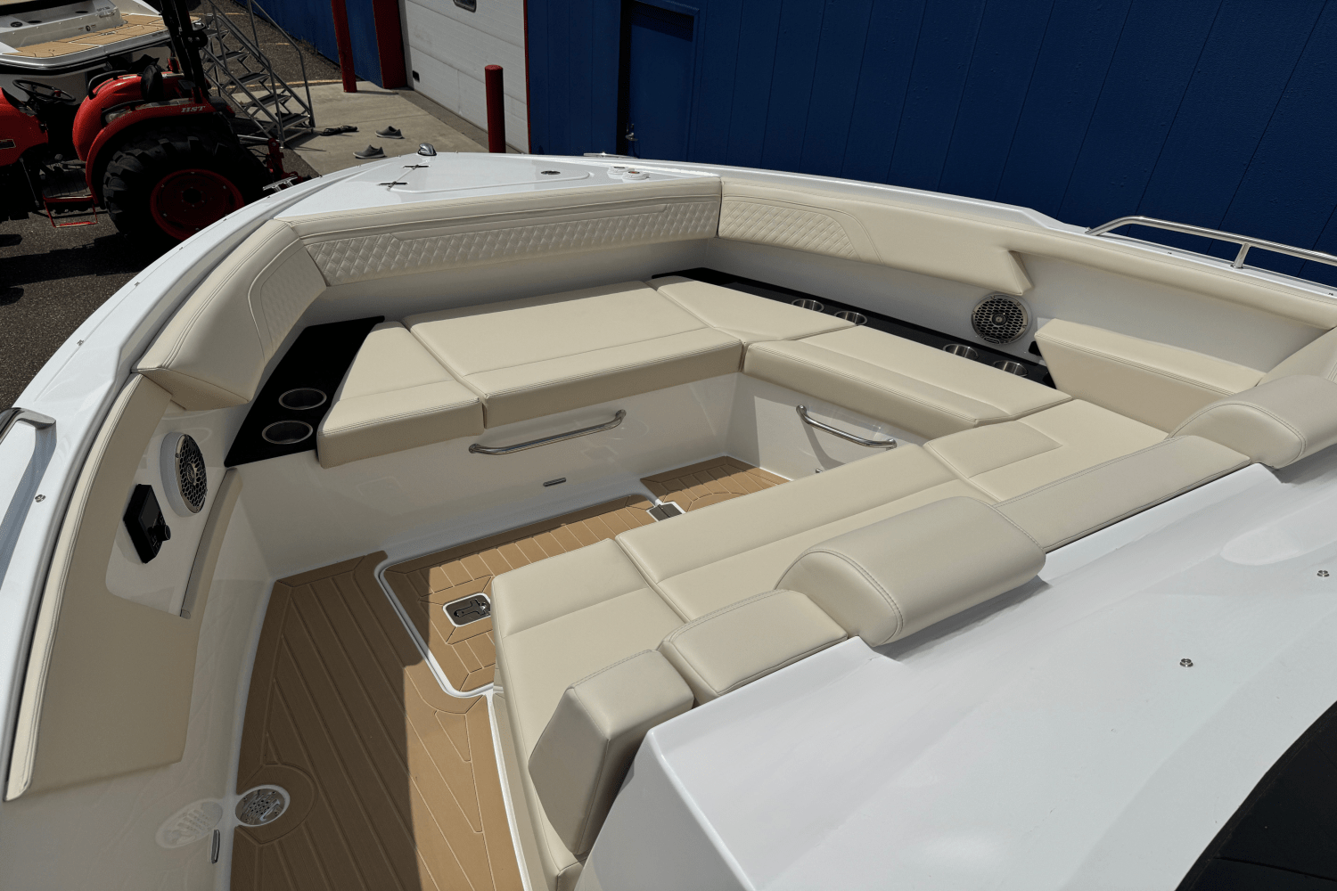 2026 Cruisers Yachts 34 GLS Image Thumbnail #53