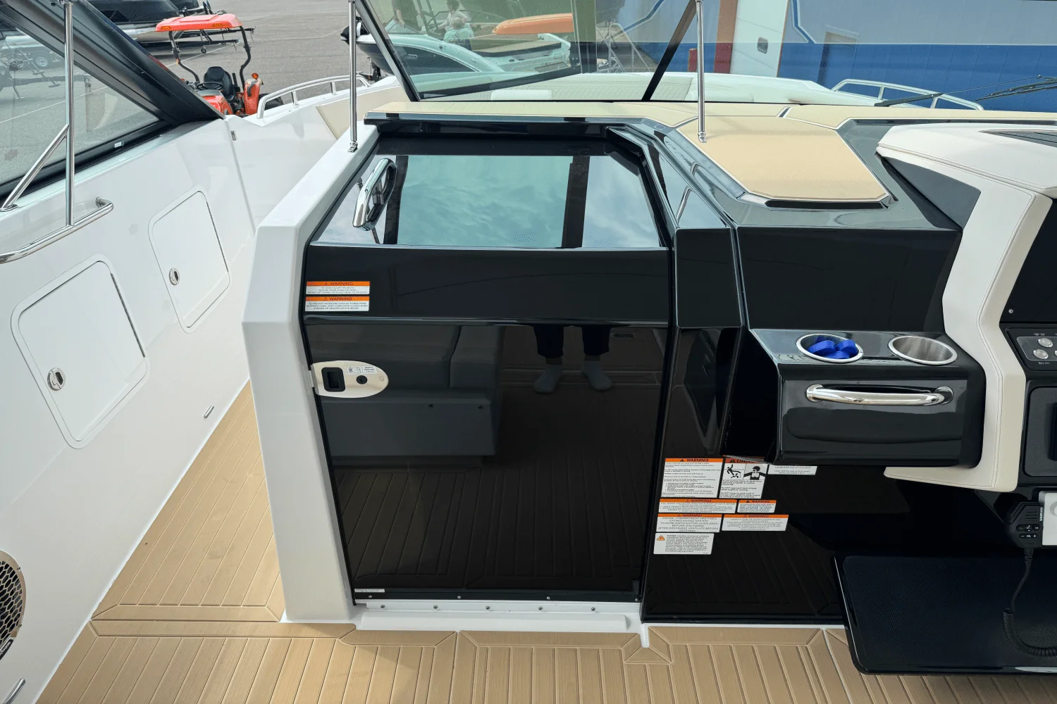 2026 Cruisers Yachts 34 GLS Image Thumbnail #39