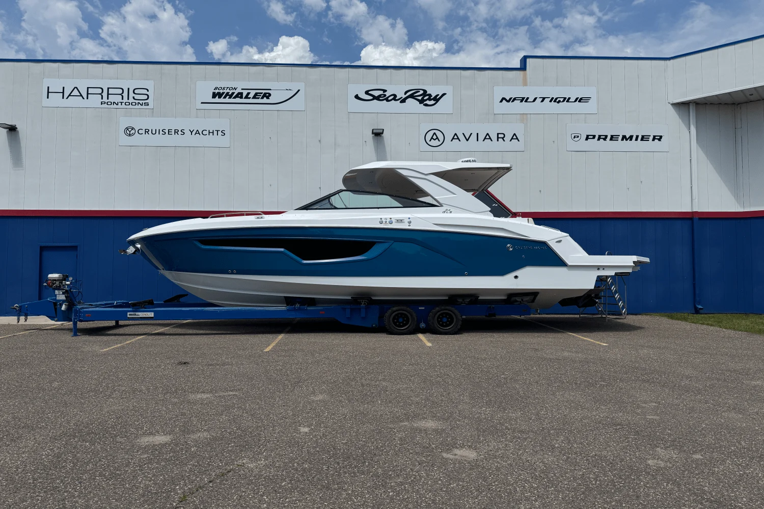 2026 Cruisers Yachts 34 GLS Image Thumbnail #2