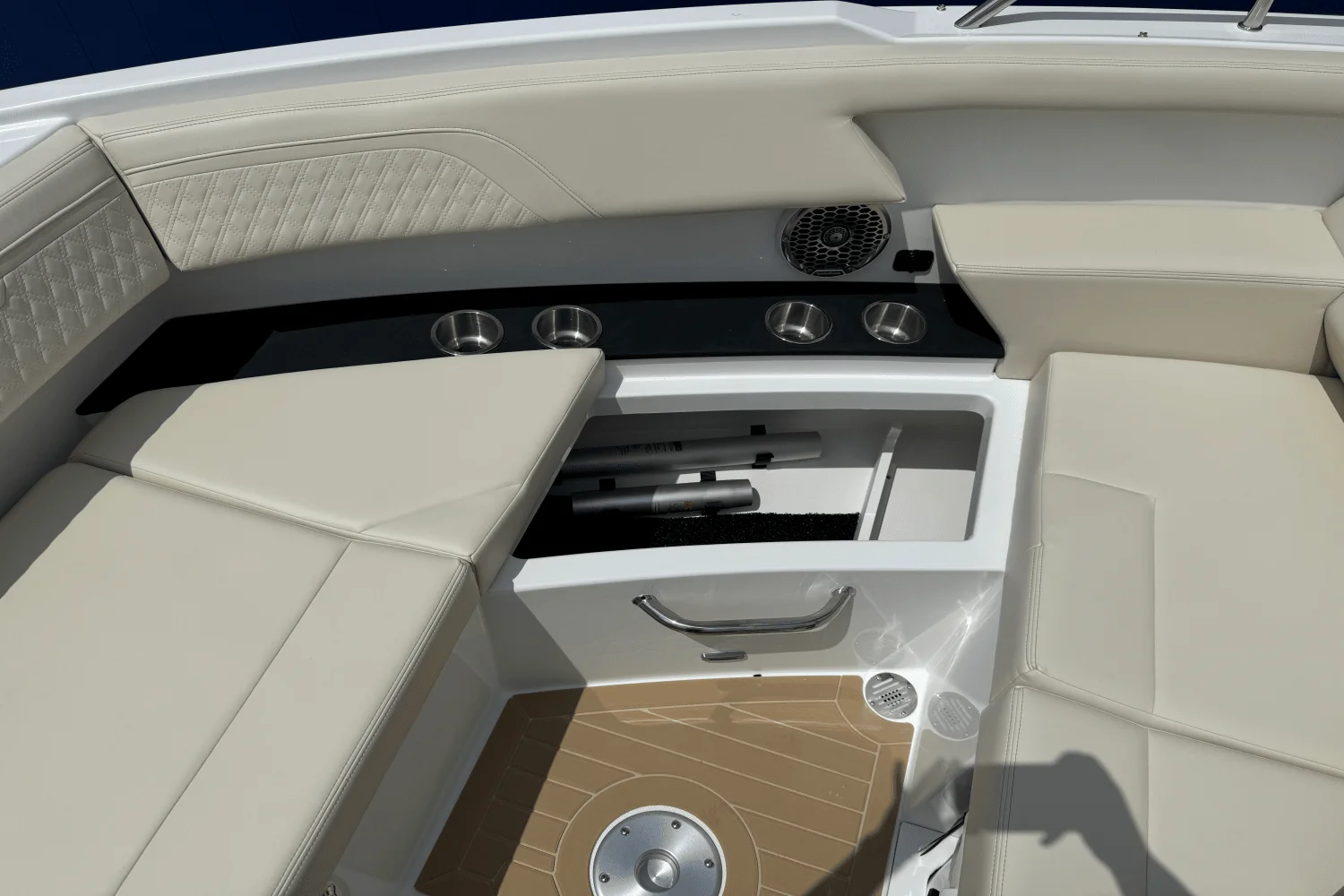 2026 Cruisers Yachts 34 GLS Image Thumbnail #57