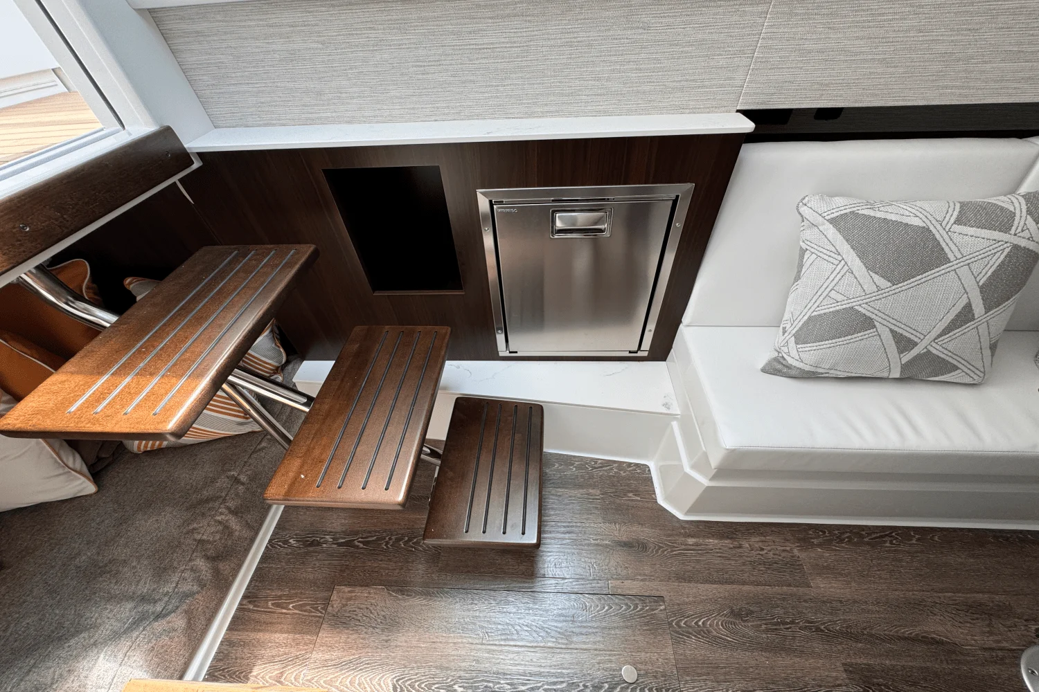 2026 Cruisers Yachts 34 GLS Image Thumbnail #44