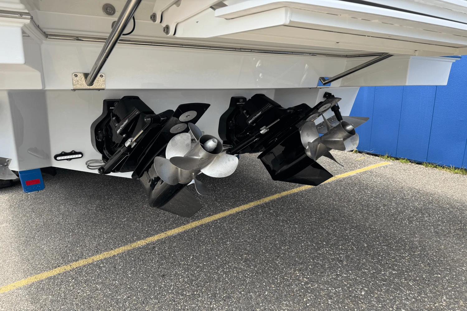 2026 Cruisers Yachts 34 GLS Image Thumbnail #5