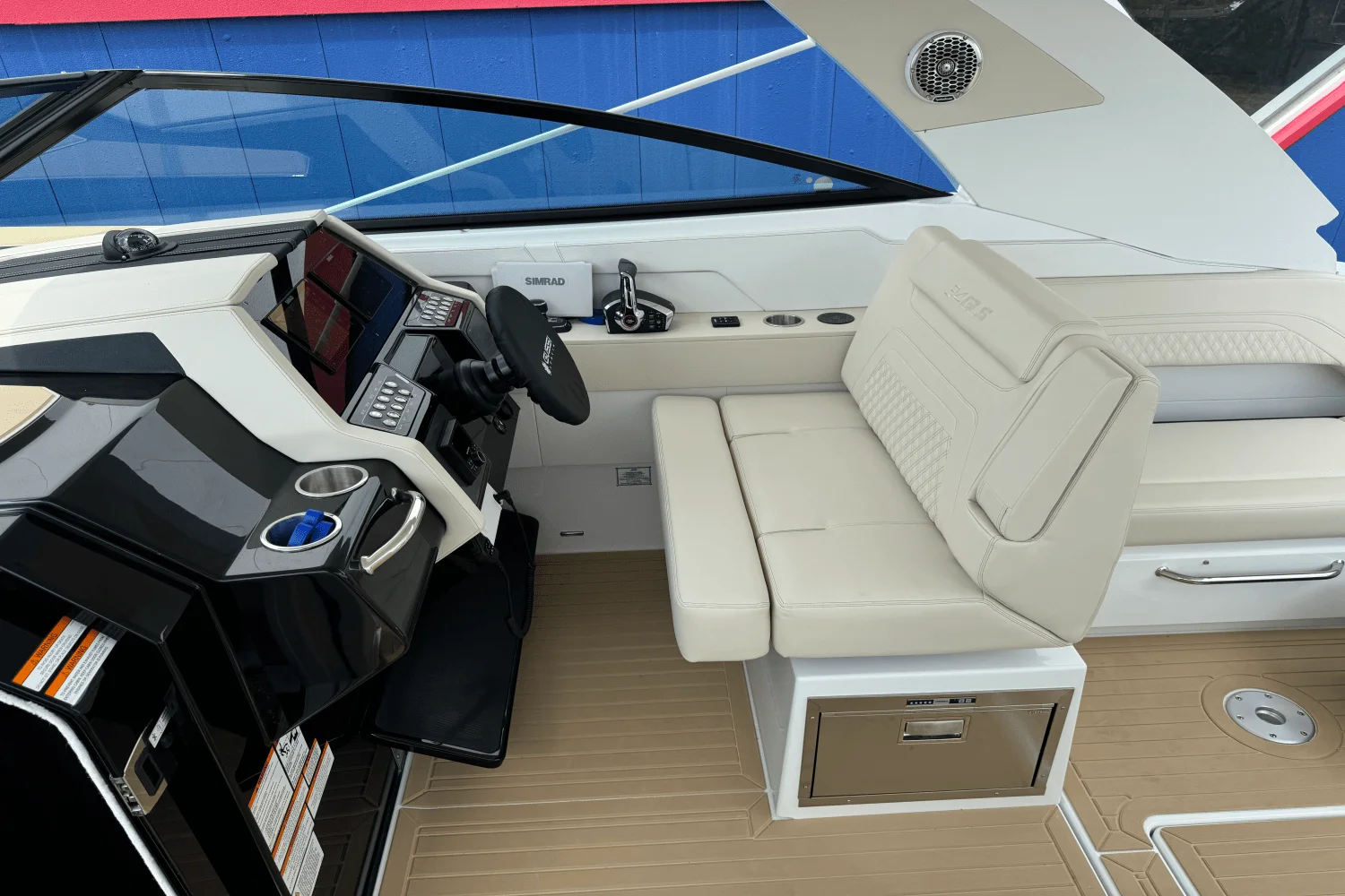 2026 Cruisers Yachts 34 GLS Image Thumbnail #32