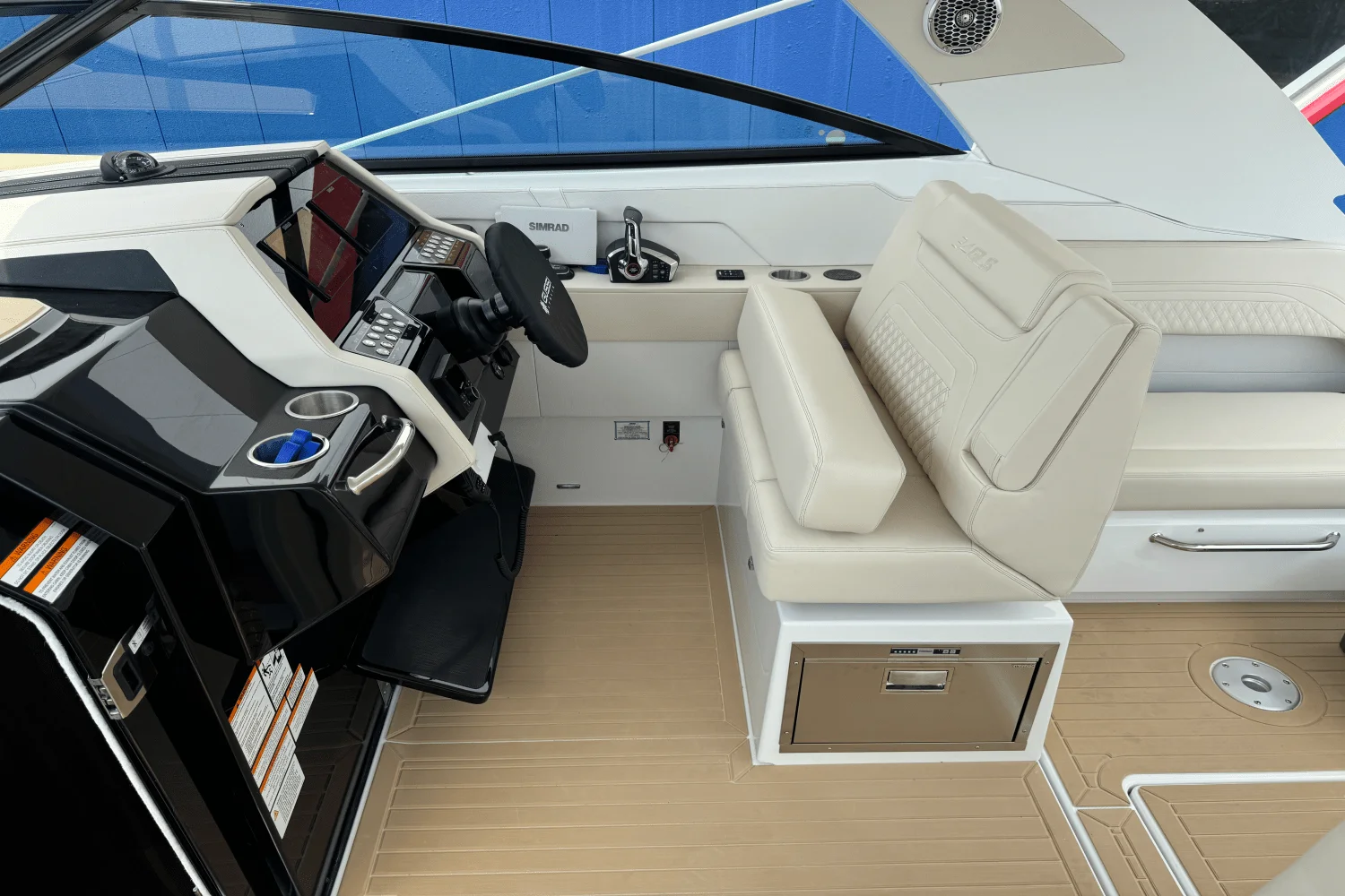 2026 Cruisers Yachts 34 GLS Image Thumbnail #30