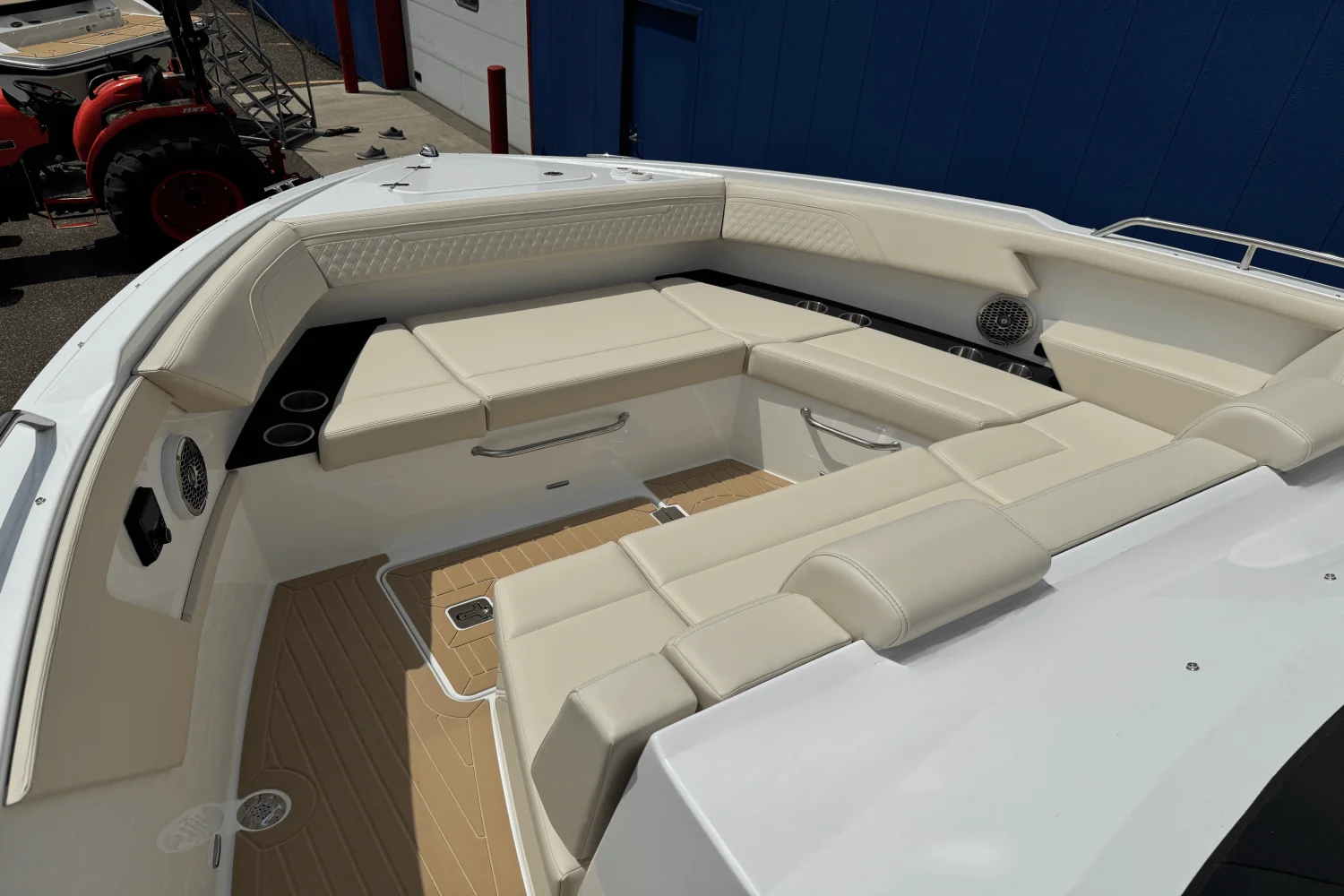 2026 Cruisers Yachts 34 GLS Image Thumbnail #53
