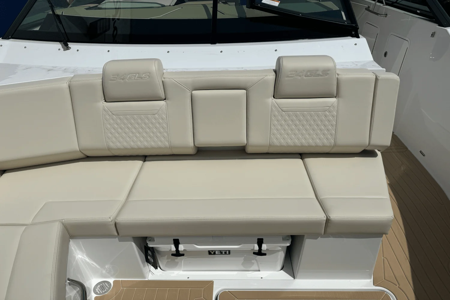 2026 Cruisers Yachts 34 GLS Image Thumbnail #55