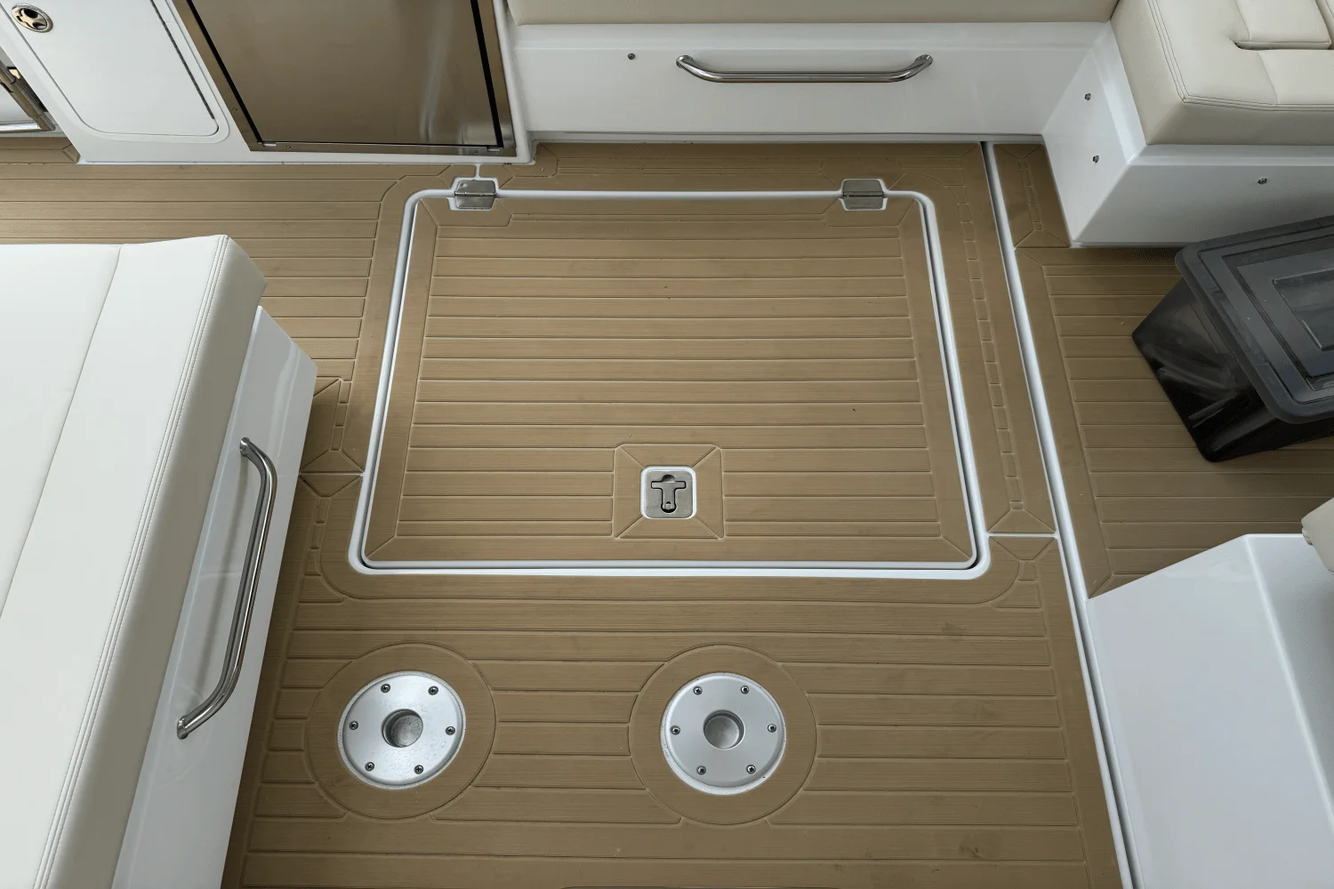 2026 Cruisers Yachts 34 GLS Image Thumbnail #24