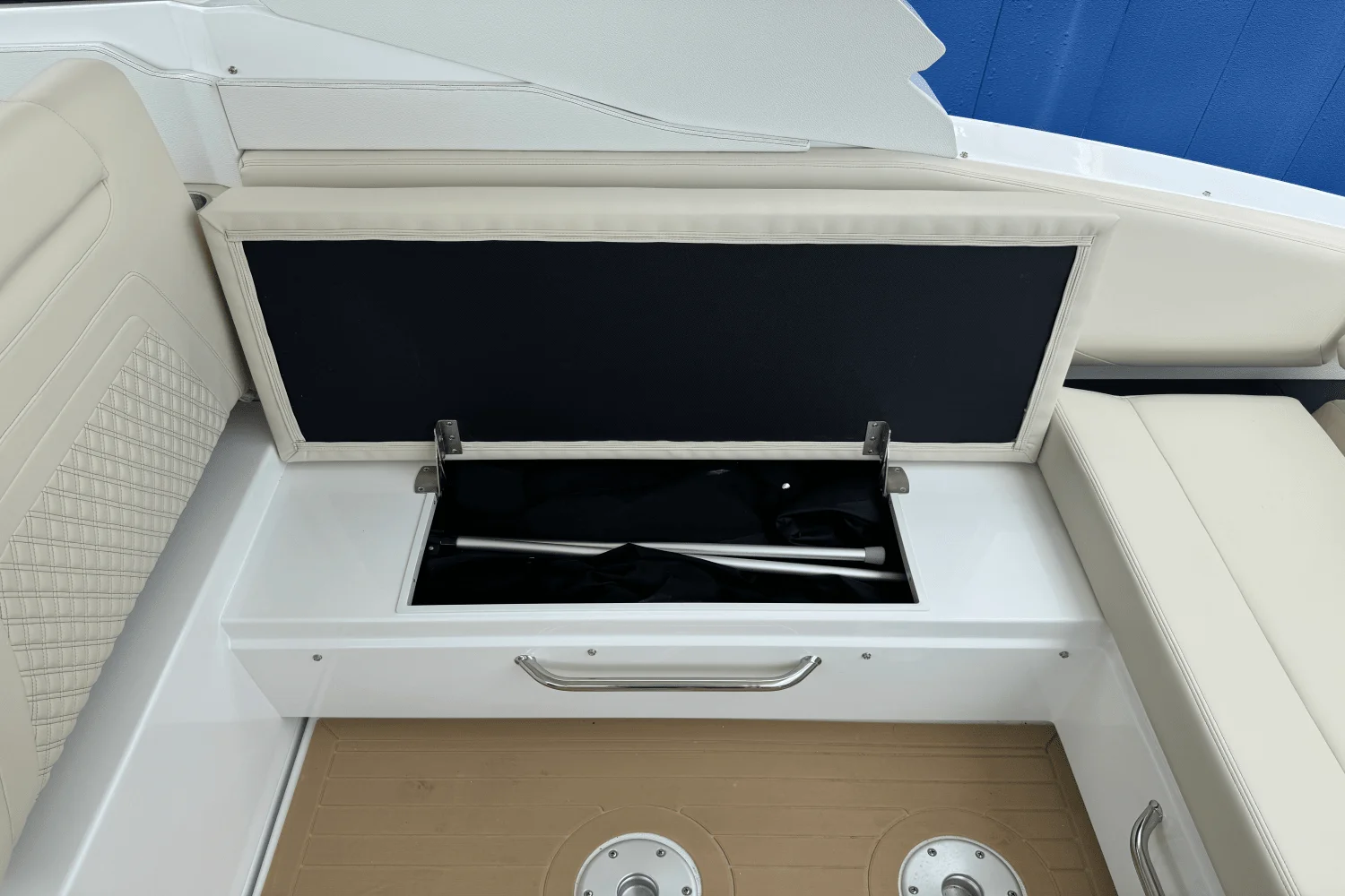 2026 Cruisers Yachts 34 GLS Image Thumbnail #22