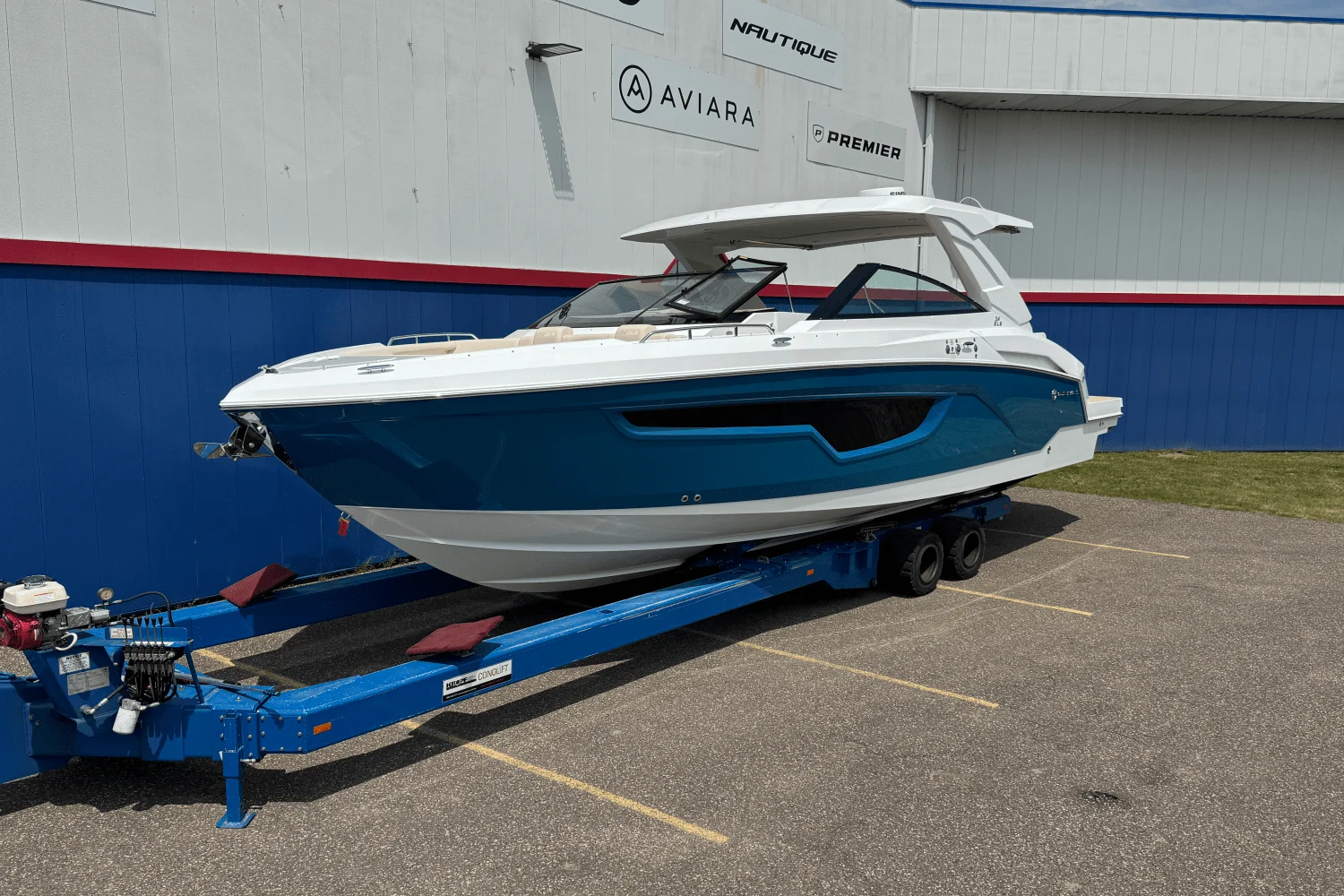 2026 Cruisers Yachts 34 GLS Image Thumbnail #0