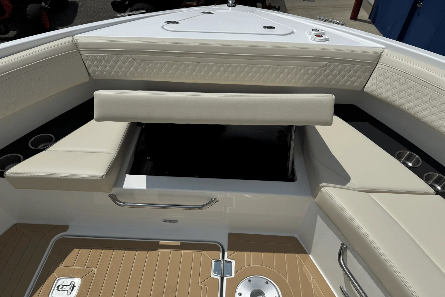 2026 Cruisers Yachts 34 GLS Image Thumbnail #58