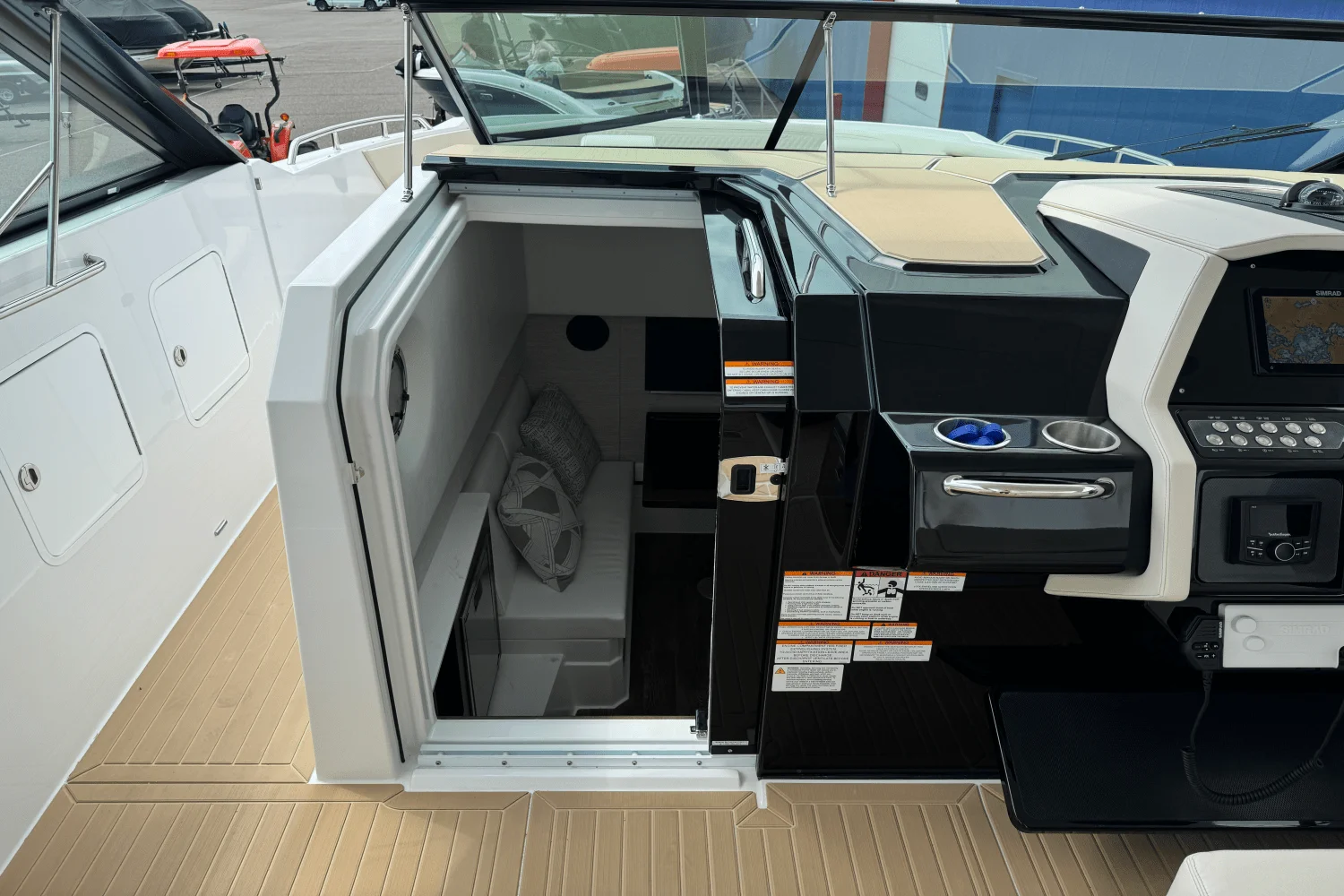 2026 Cruisers Yachts 34 GLS Image Thumbnail #38