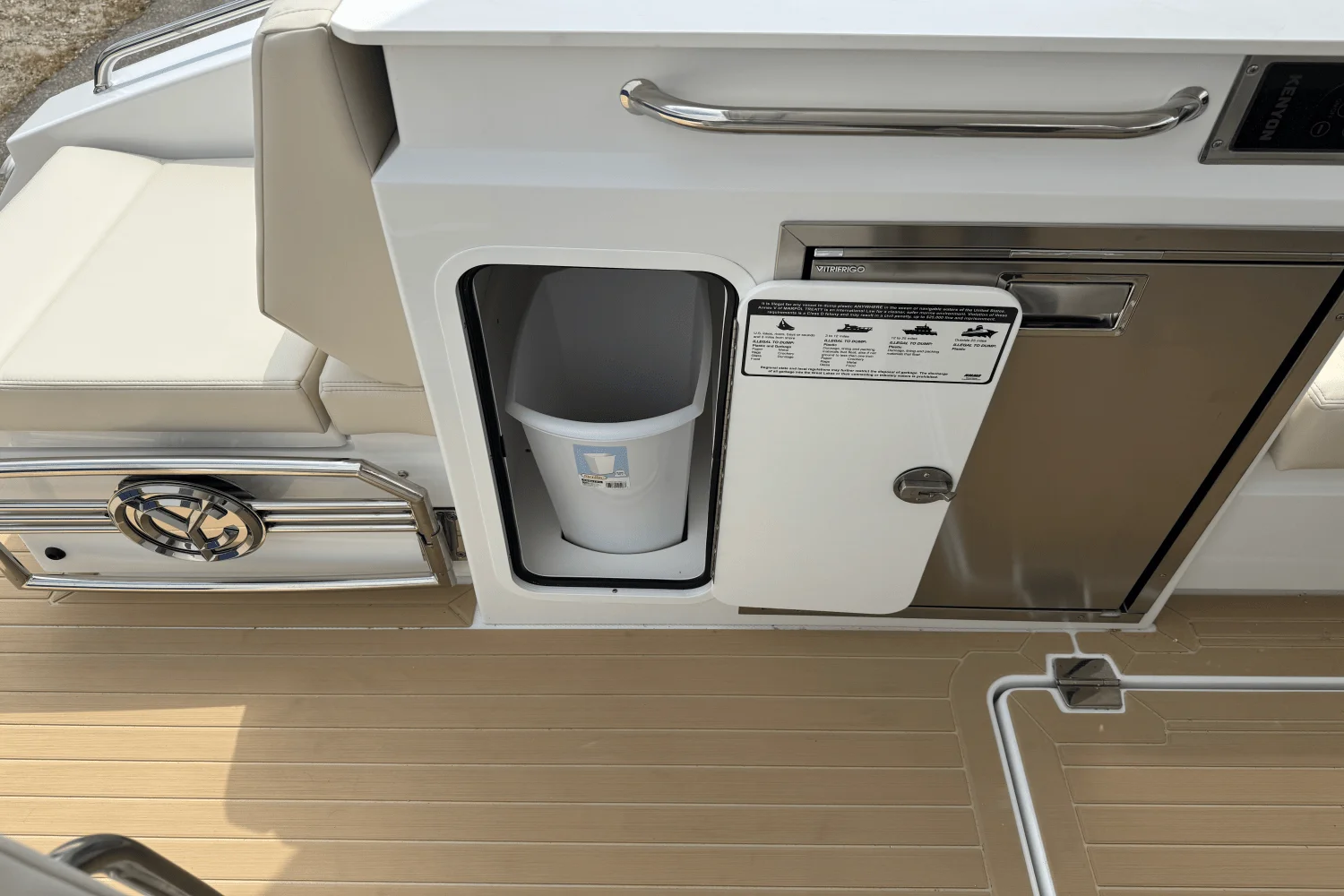 2026 Cruisers Yachts 34 GLS Image Thumbnail #14