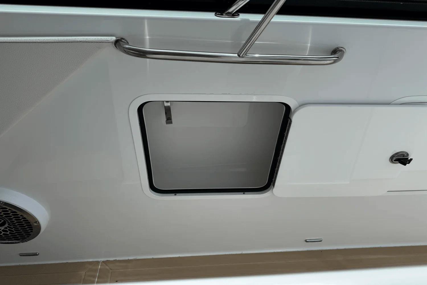 2026 Cruisers Yachts 34 GLS Image Thumbnail #51