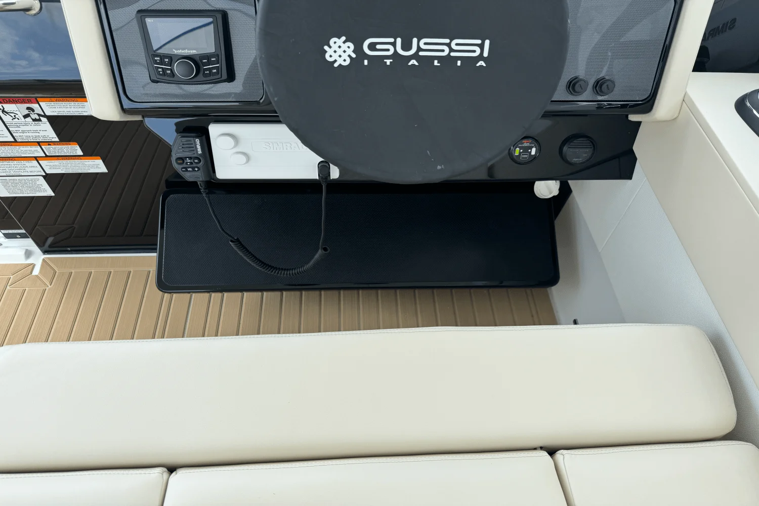 2026 Cruisers Yachts 34 GLS Image Thumbnail #34