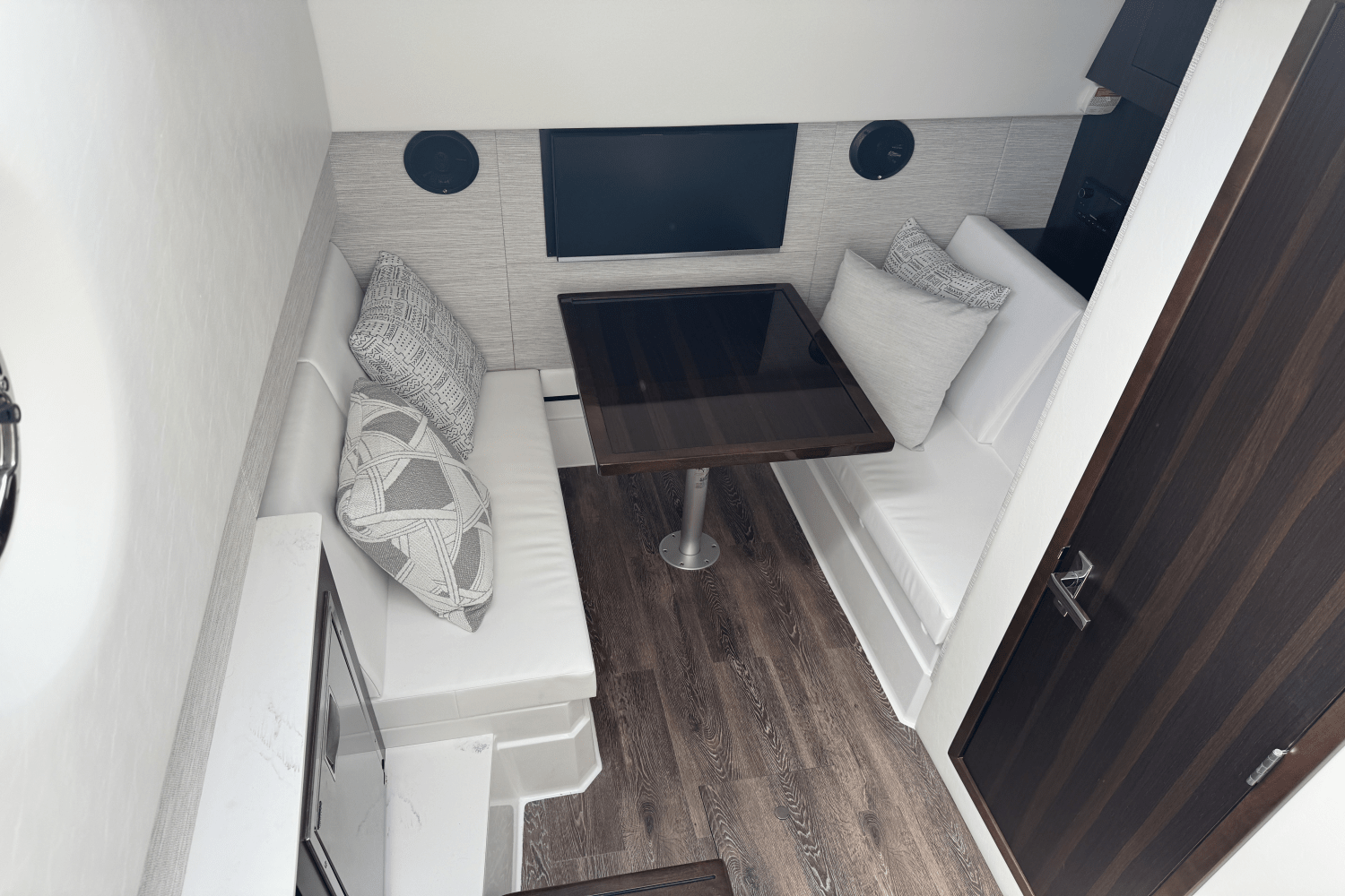 2026 Cruisers Yachts 34 GLS Image Thumbnail #41