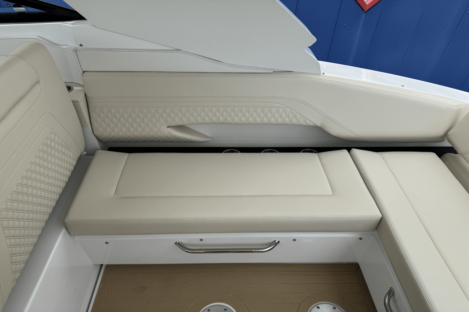 2026 Cruisers Yachts 34 GLS Image Thumbnail #21