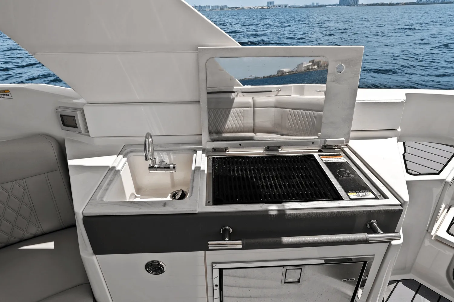 2023 Sea Ray 350 SLX OUTBOARD Image Thumbnail #40