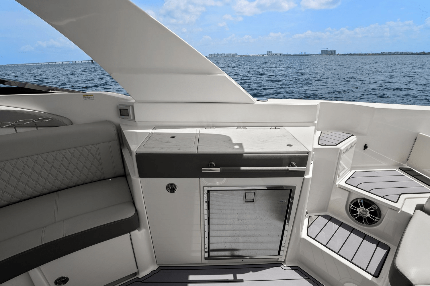 2023 Sea Ray 350 SLX OUTBOARD Image Thumbnail #39