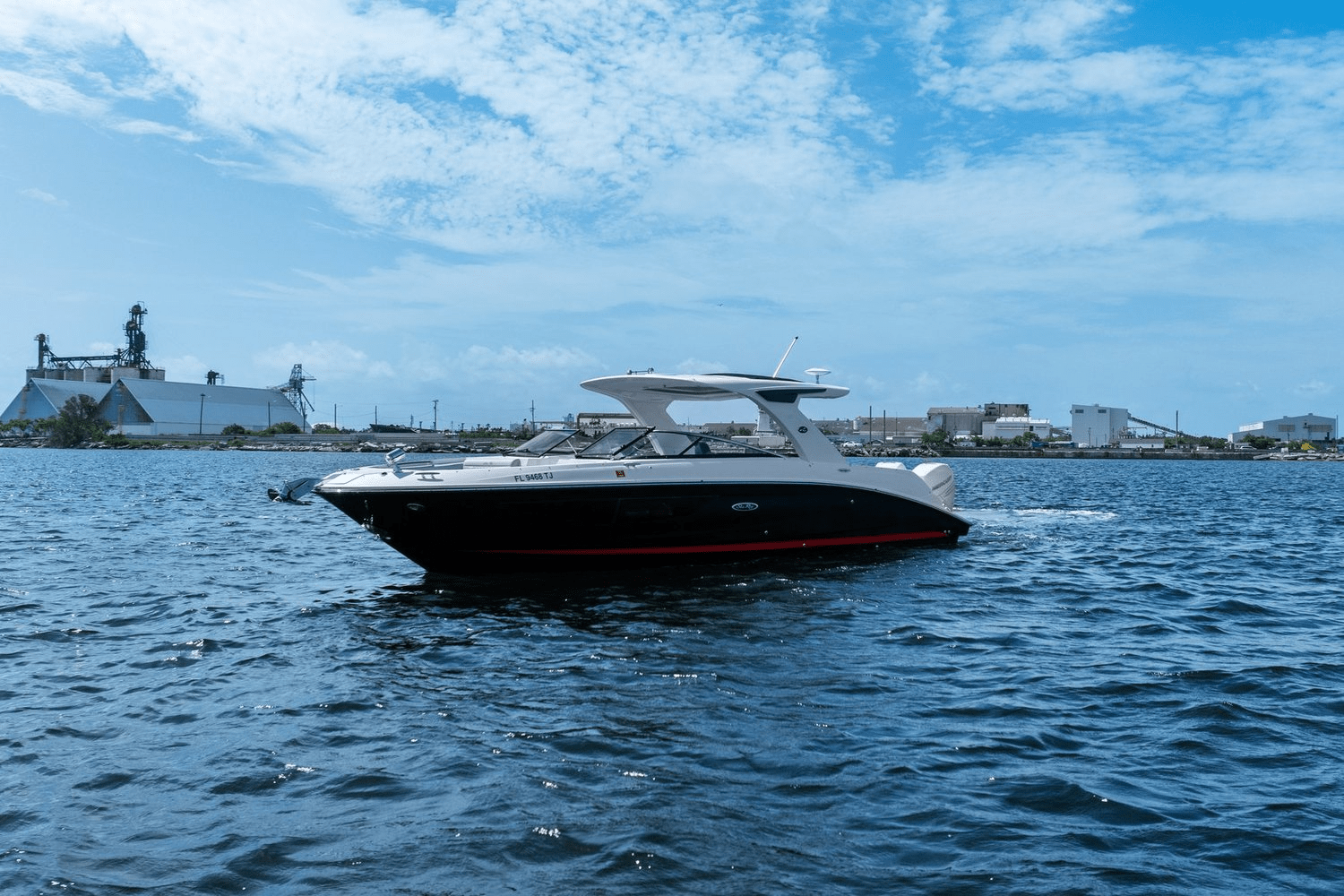 2023 Sea Ray 350 SLX OUTBOARD Image Thumbnail #4