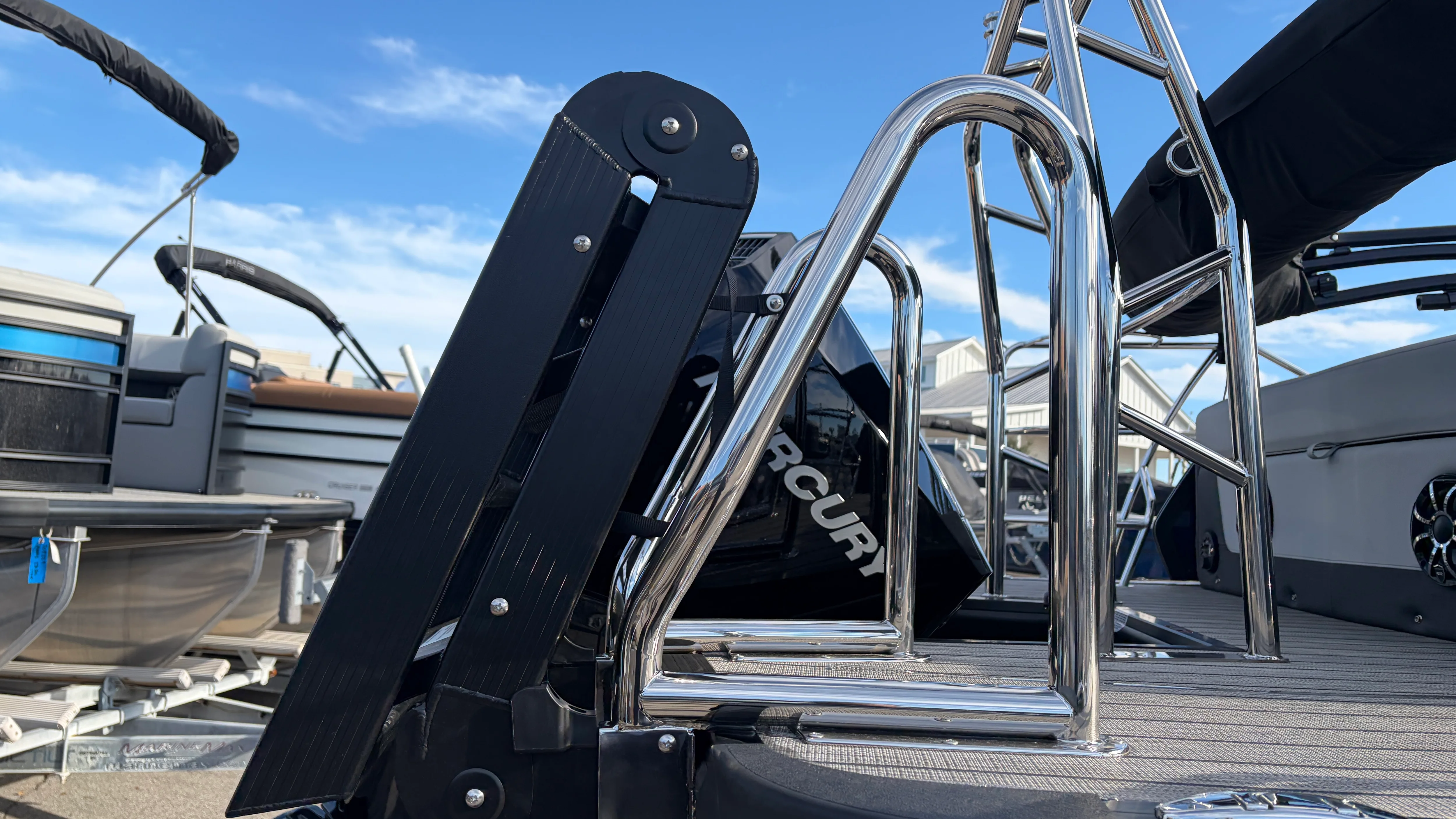 2026 Harris Sunliner 230 Image Thumbnail #12