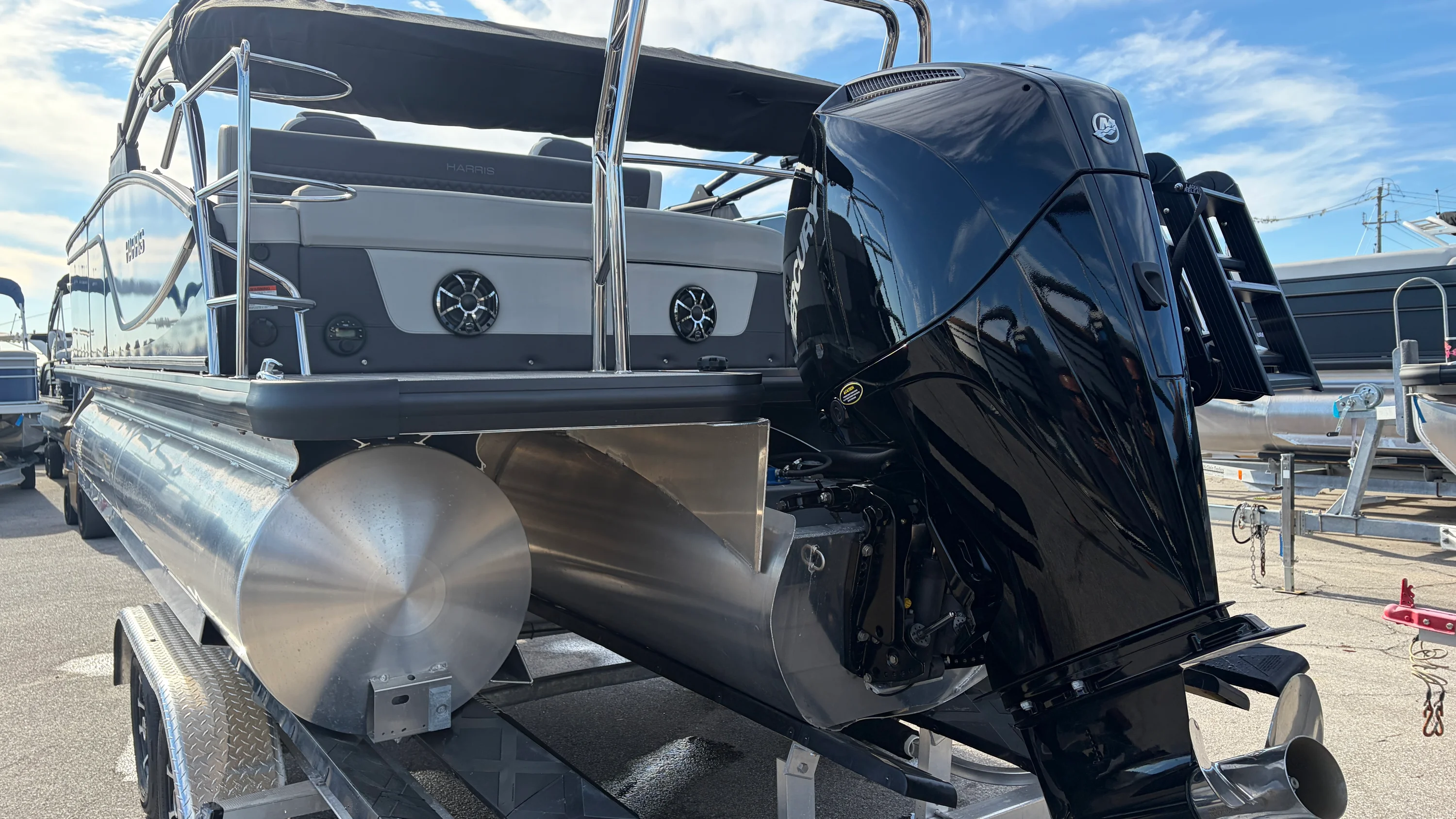 2026 Harris Sunliner 230 Image Thumbnail #15