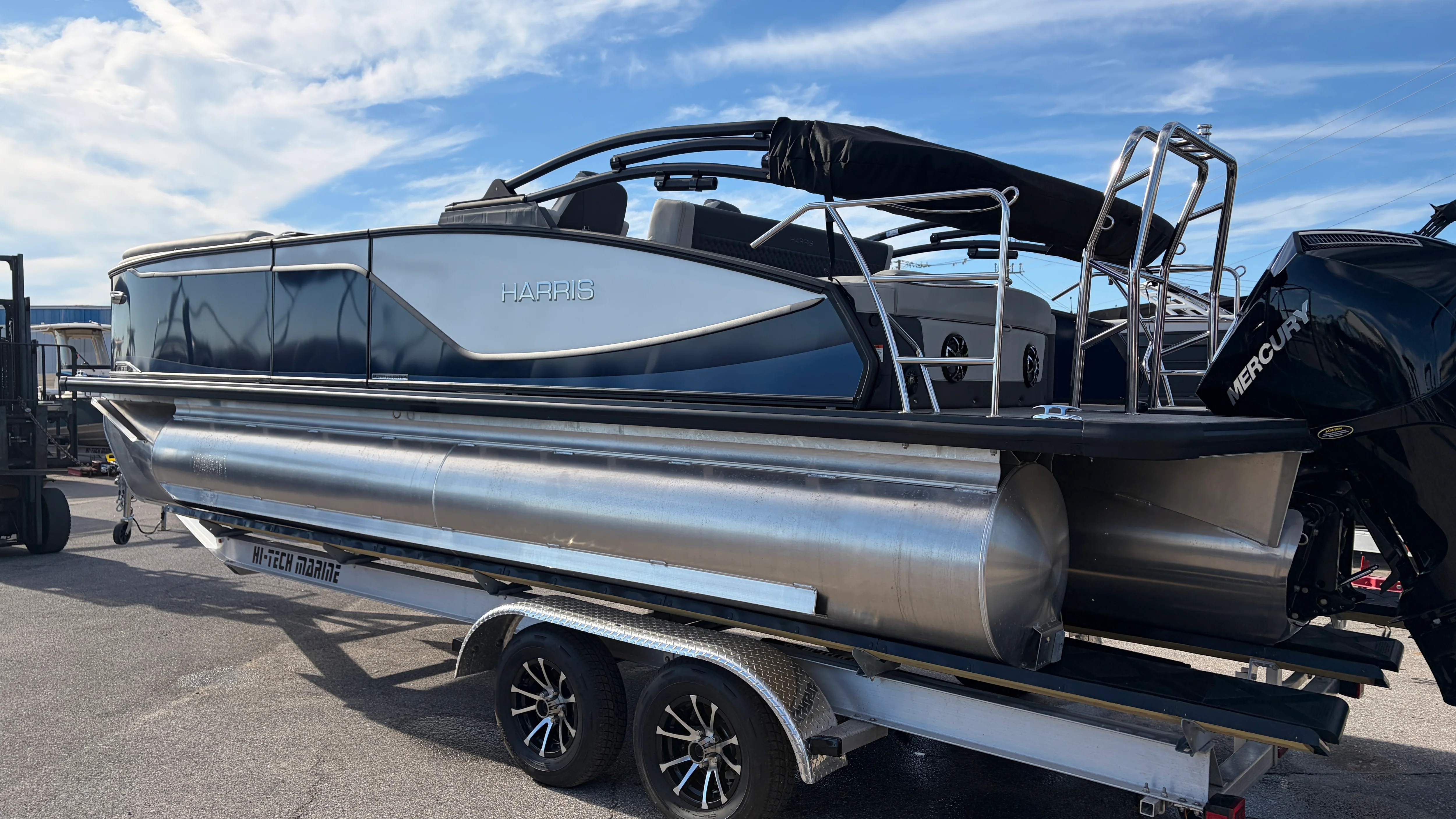 2026 Harris Sunliner 230 Image Thumbnail #5