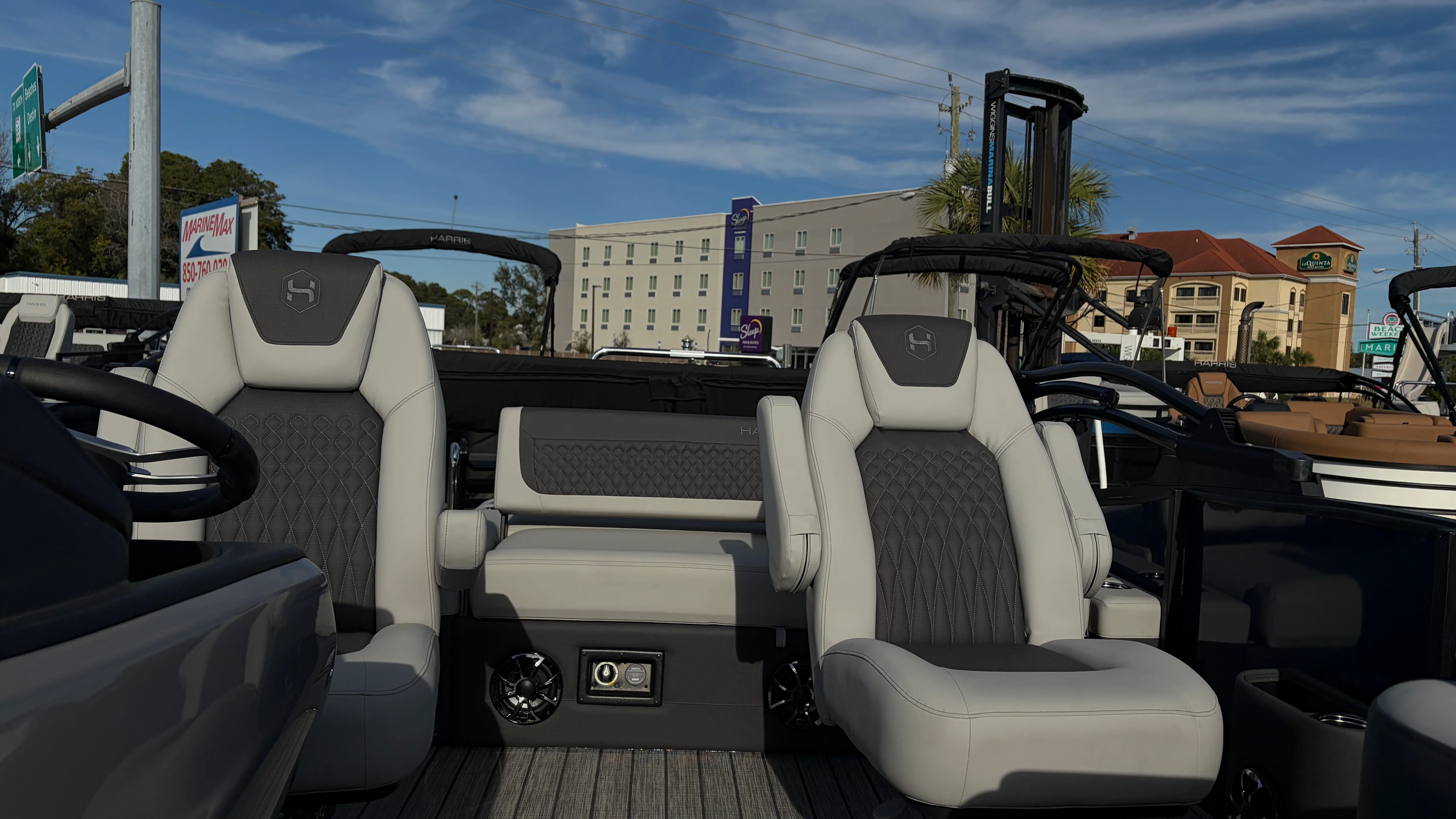 2026 Harris Sunliner 230 Image Thumbnail #23