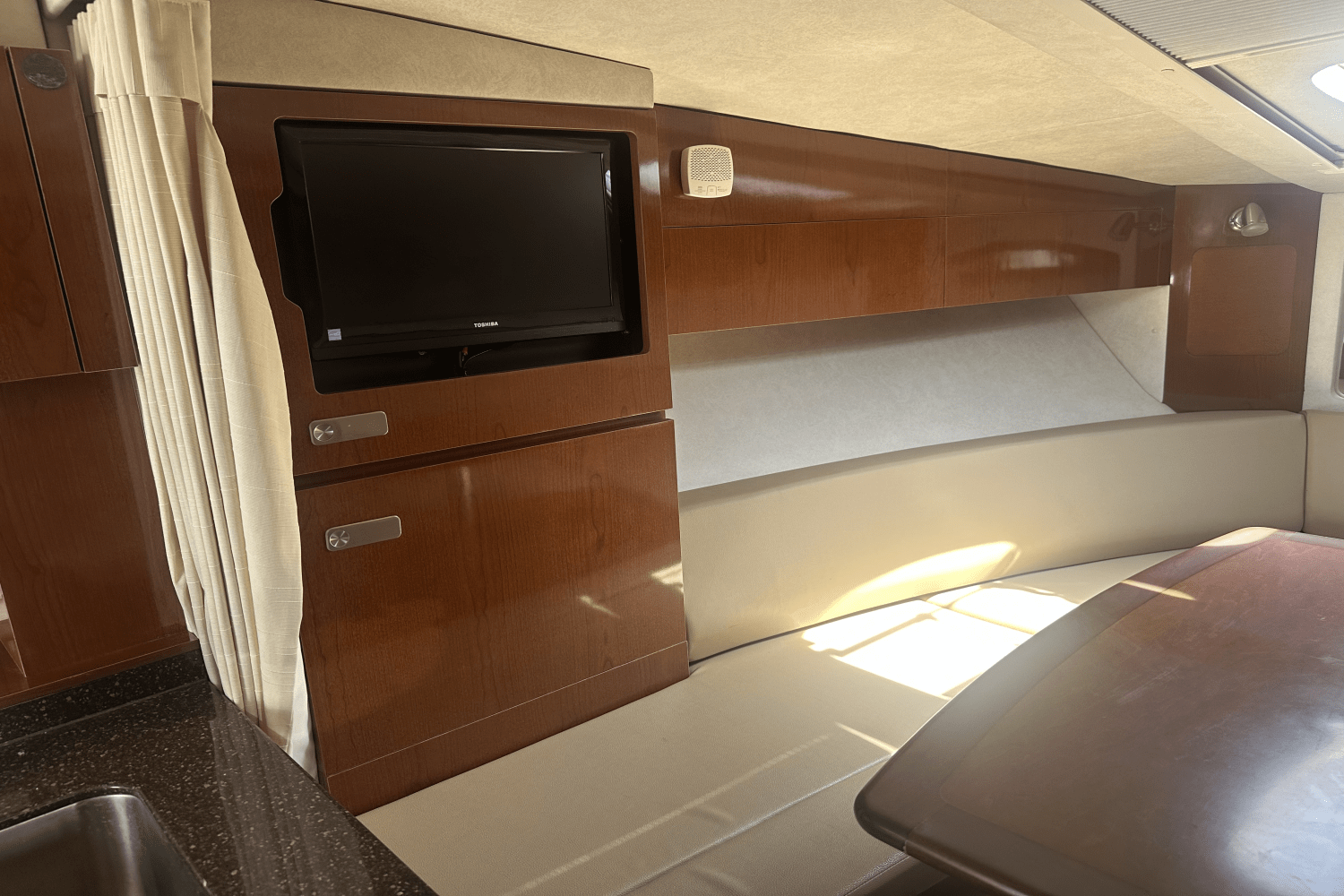 2012 Sea Ray 310 SUNDANCER Image Thumbnail #17