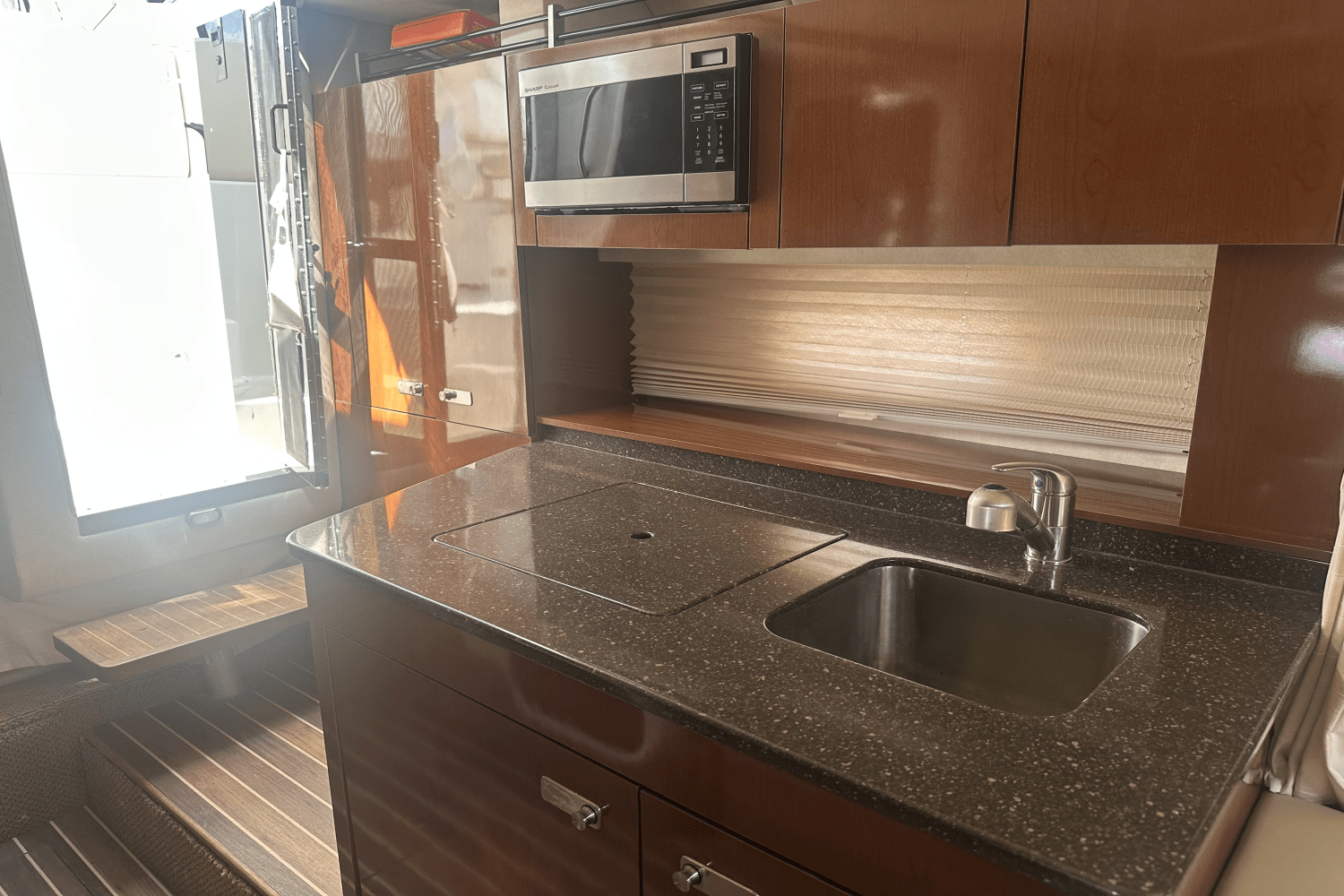 2012 Sea Ray 310 SUNDANCER Image Thumbnail #16