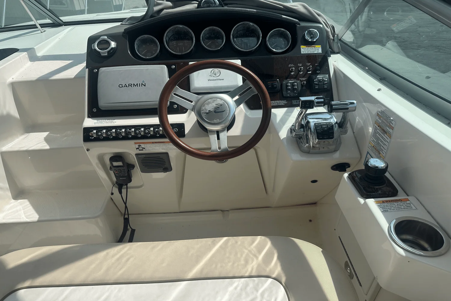 2012 Sea Ray 310 SUNDANCER Image Thumbnail #12