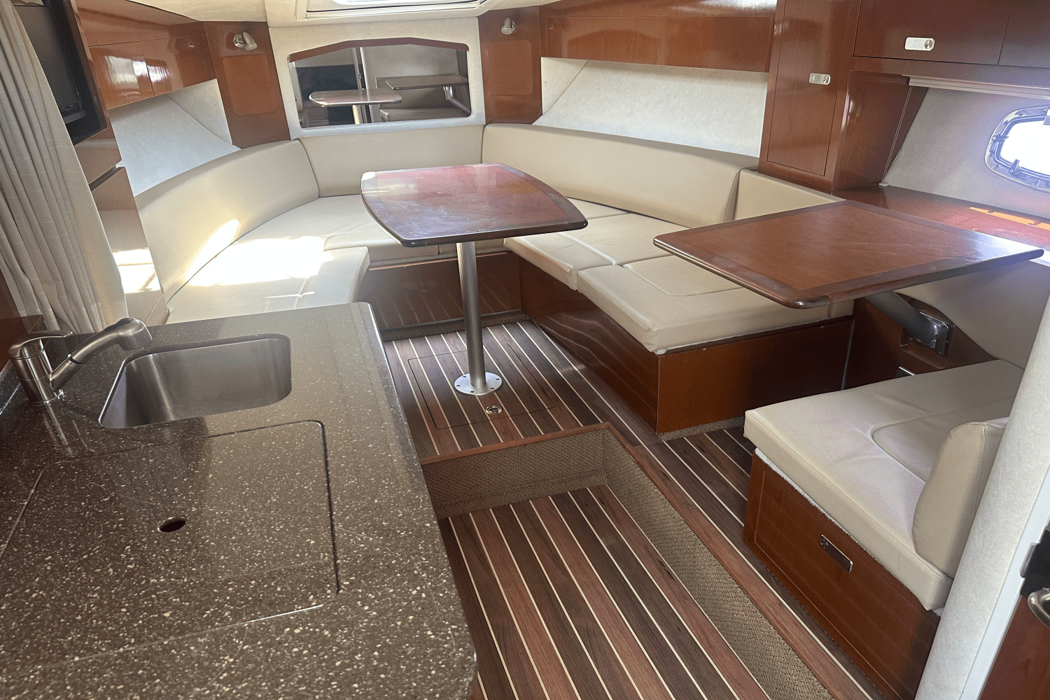2012 Sea Ray 310 SUNDANCER Image Thumbnail #14