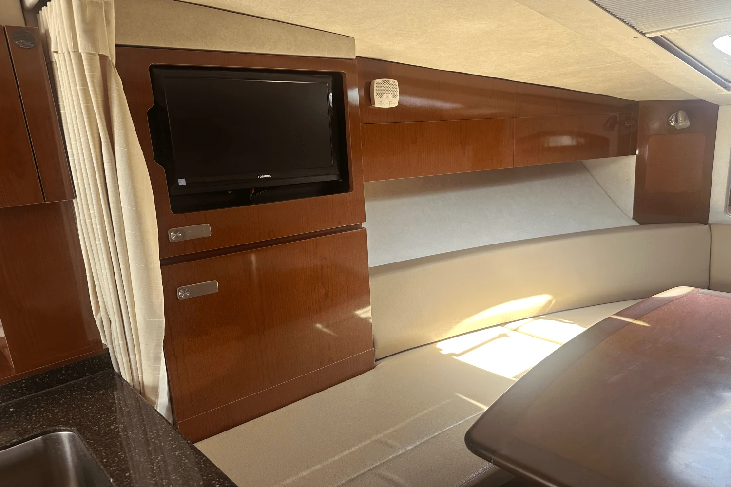 2012 Sea Ray 310 SUNDANCER Image Thumbnail #17