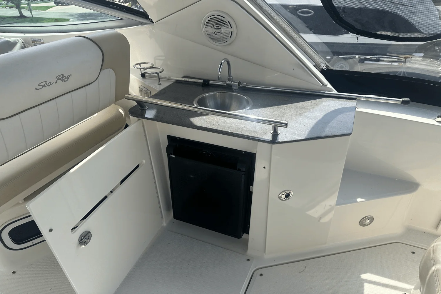 2012 Sea Ray 310 SUNDANCER Image Thumbnail #7